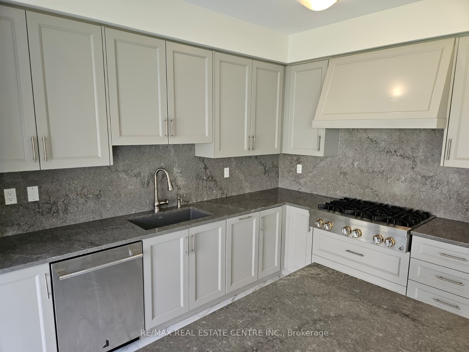 18 Gladmary Drive Property Photo 18
