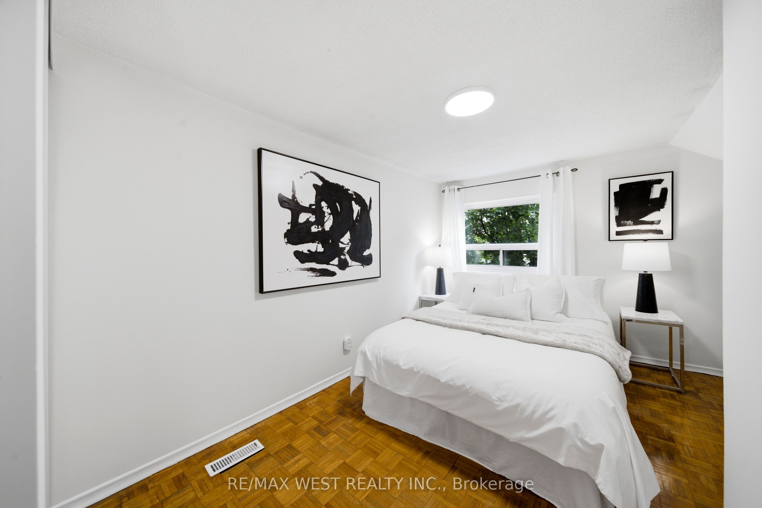 25 Batavia Avenue Property Photo 10
