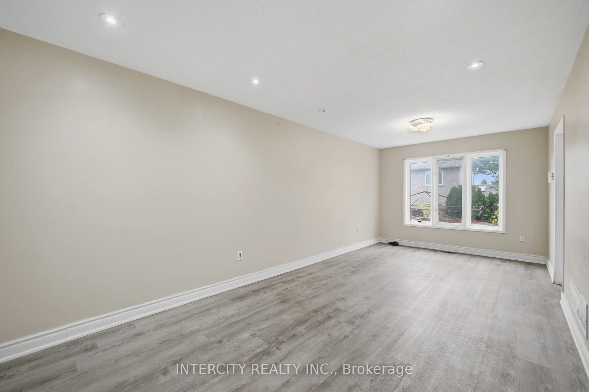 42 Mosley Crescent Property Photo 10