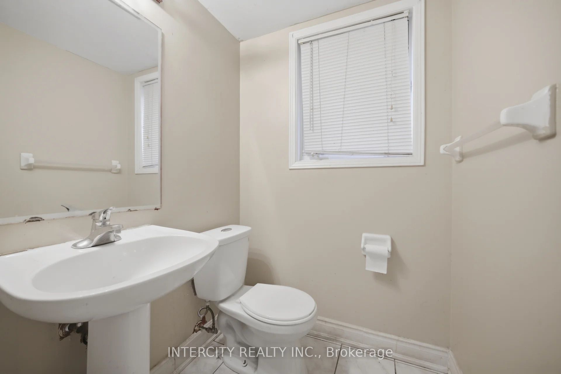 42 Mosley Crescent Property Photo 14