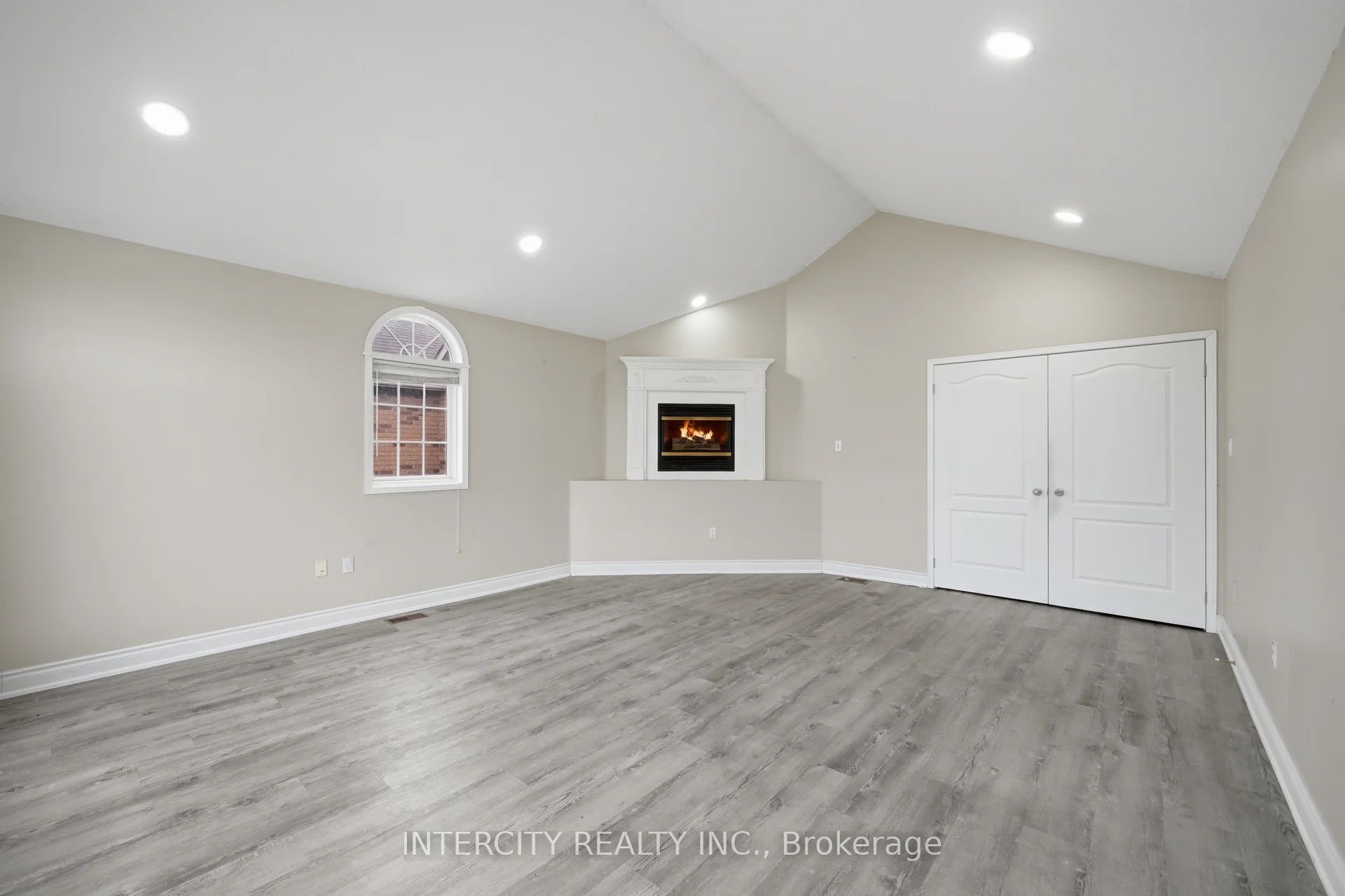 42 Mosley Crescent Property Photo 18