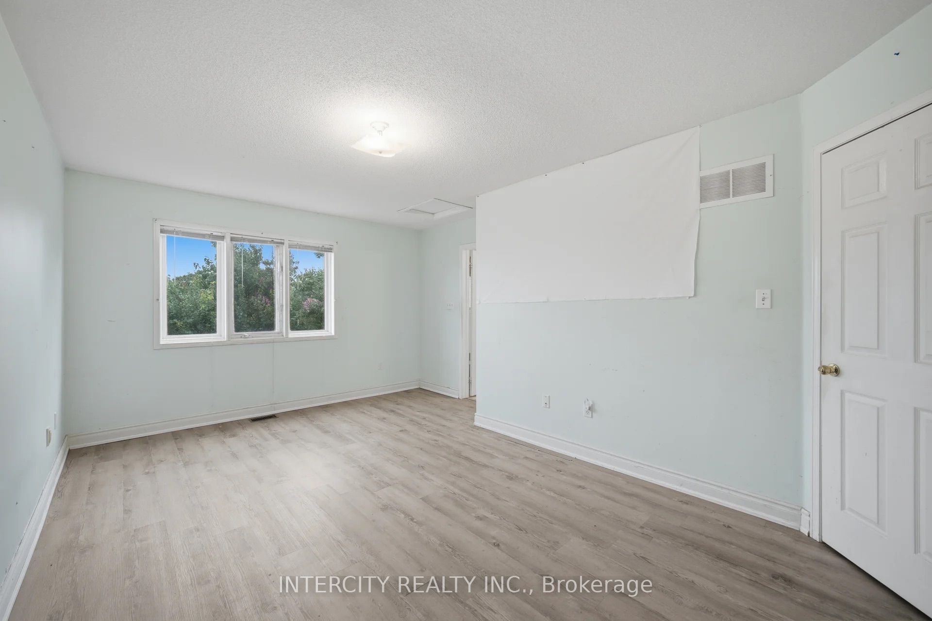 42 Mosley Crescent Property Photo 22