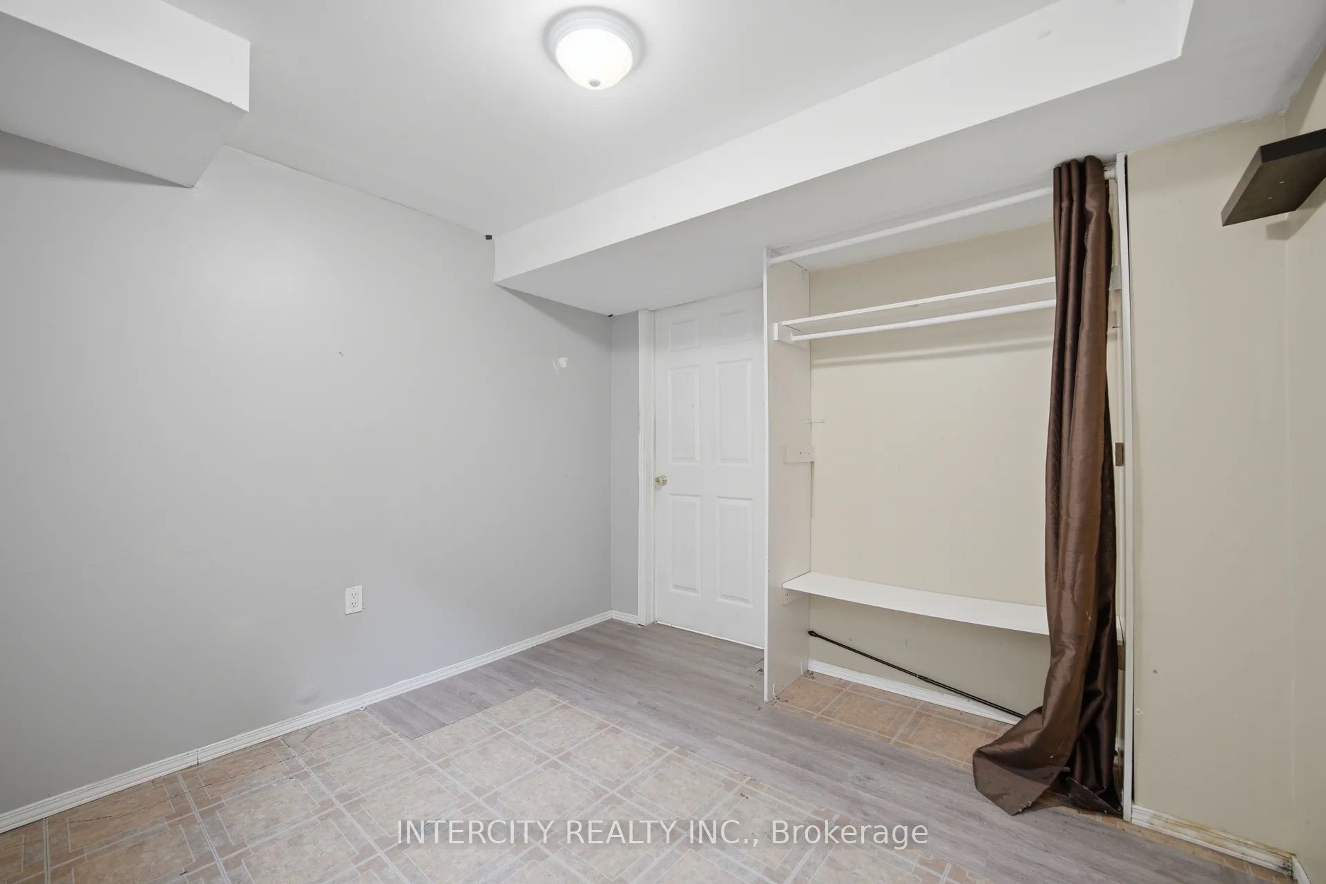 42 Mosley Crescent Property Photo 43