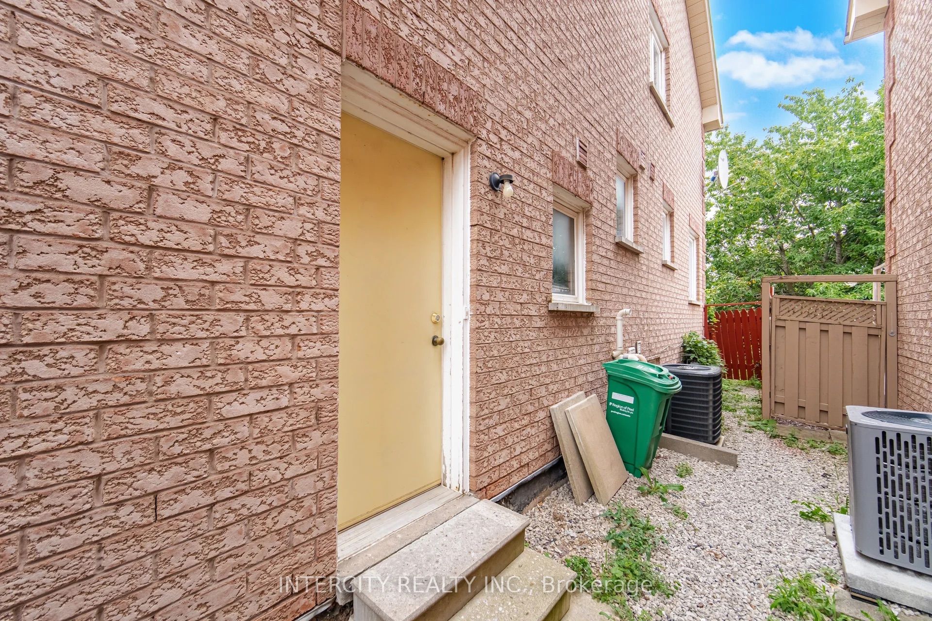 42 Mosley Crescent Property Photo 46