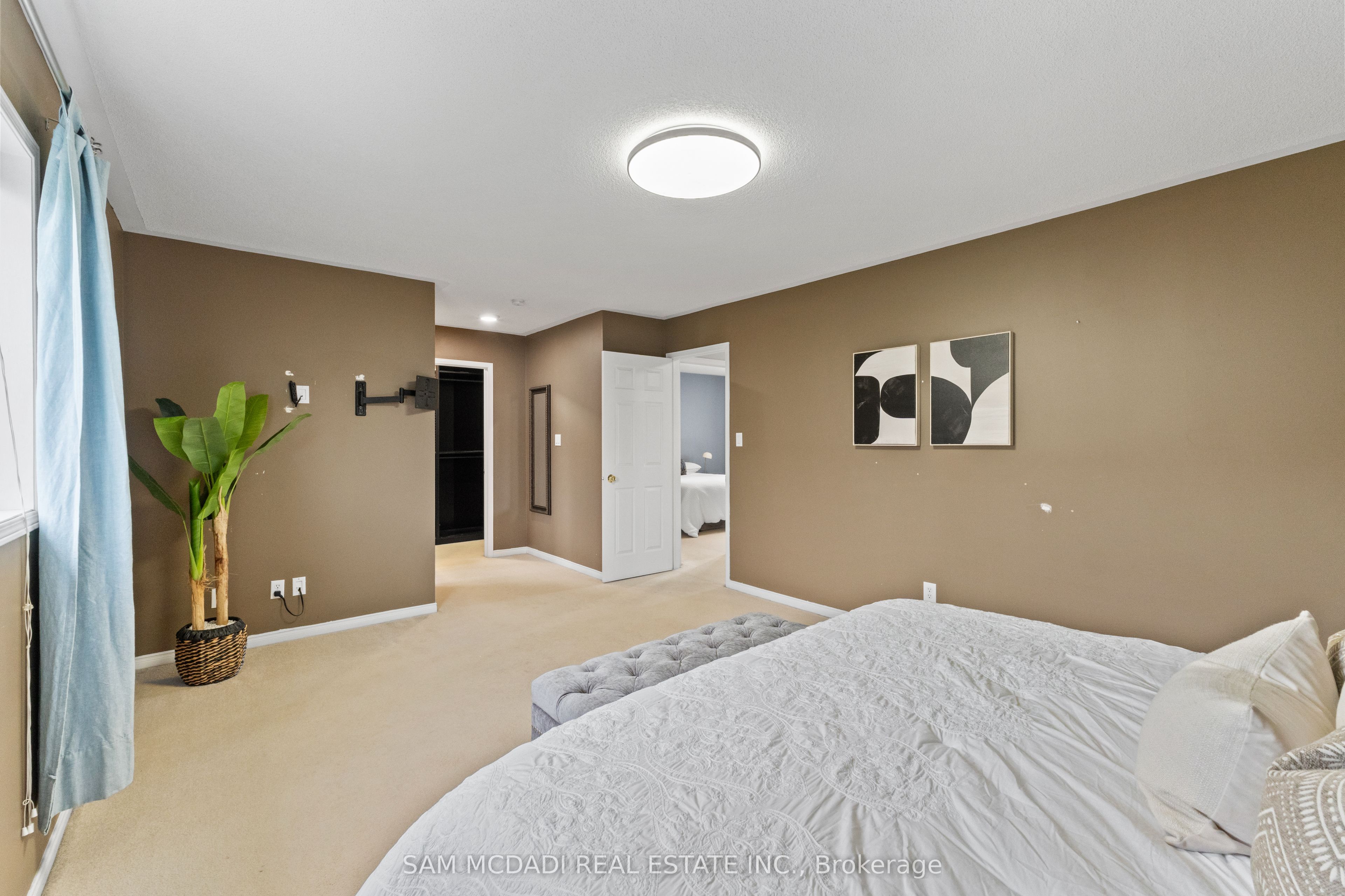1190 Fox Crescent Property Photo 15