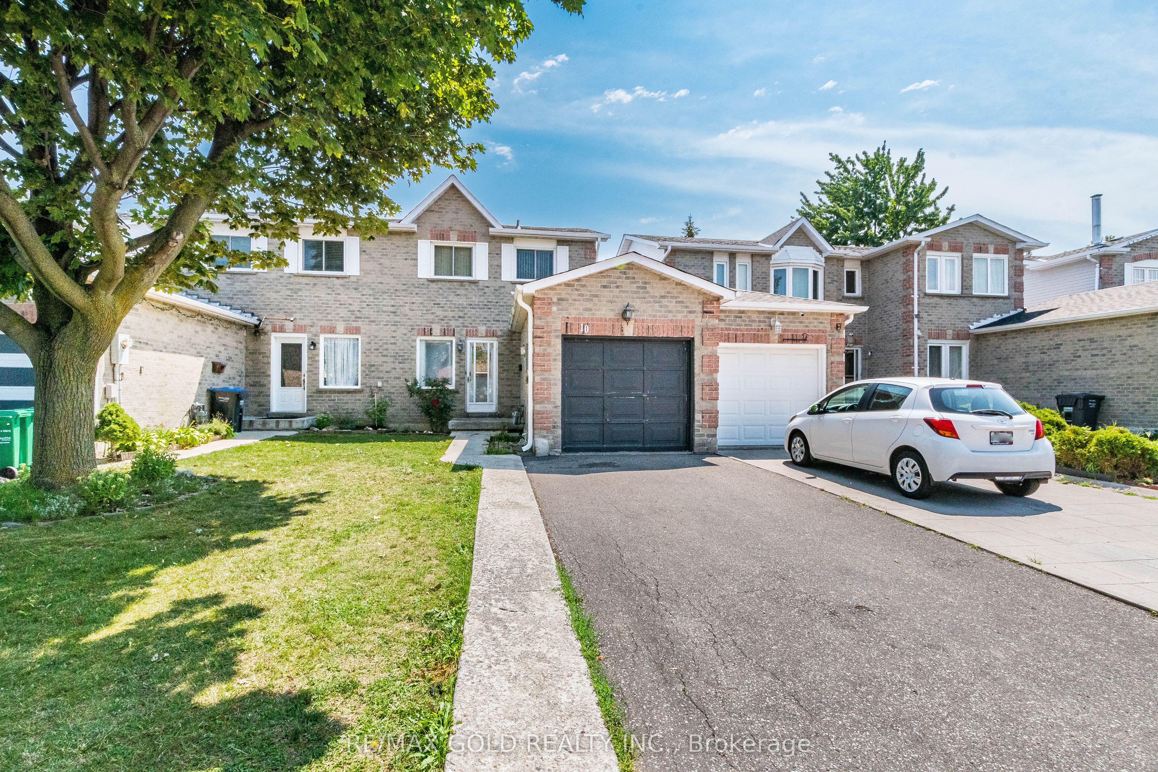 10 Elmstead Court Property Photo 4