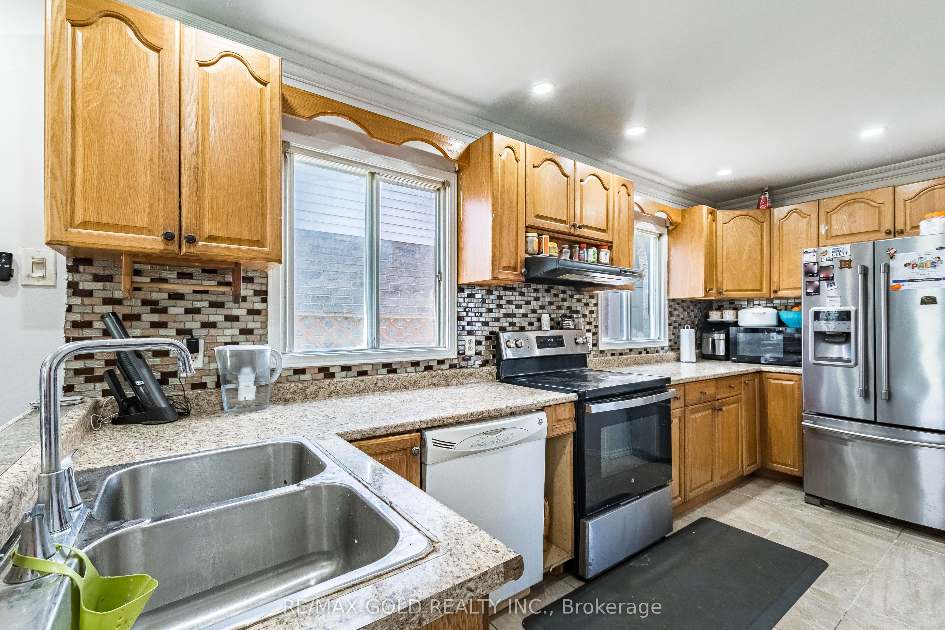 10 Elmstead Court Property Photo 8