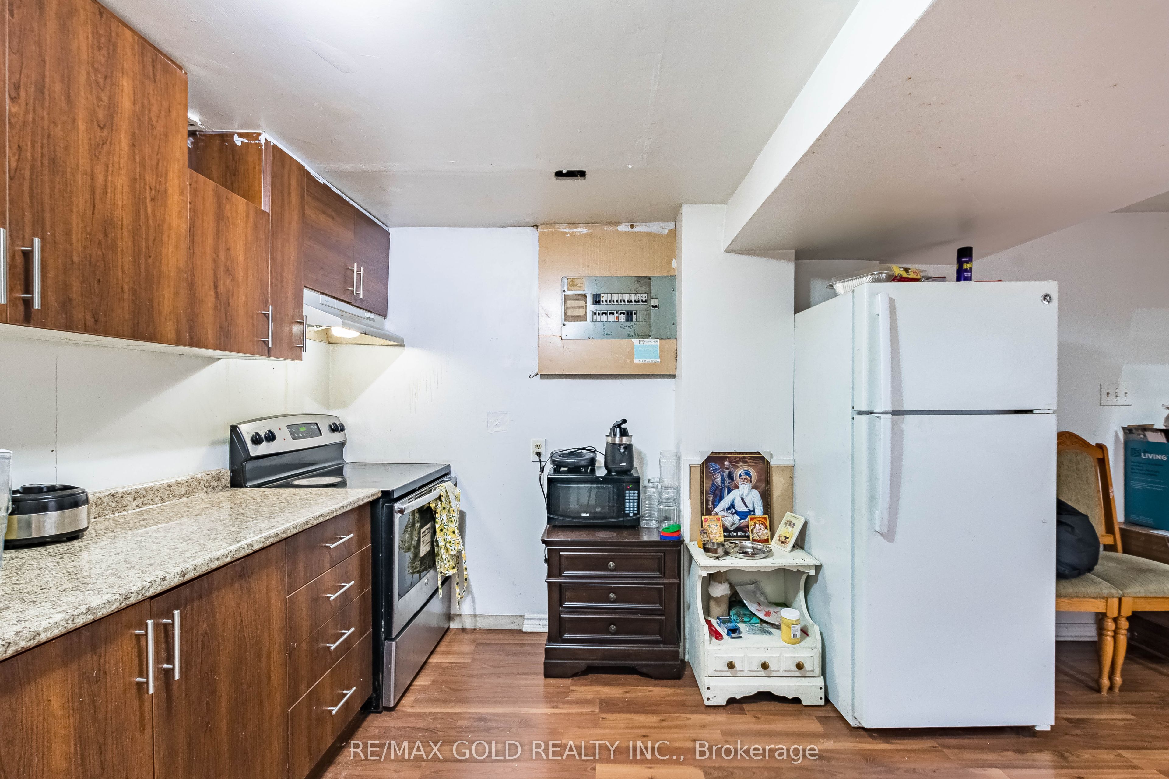 10 Elmstead Court Property Photo 12
