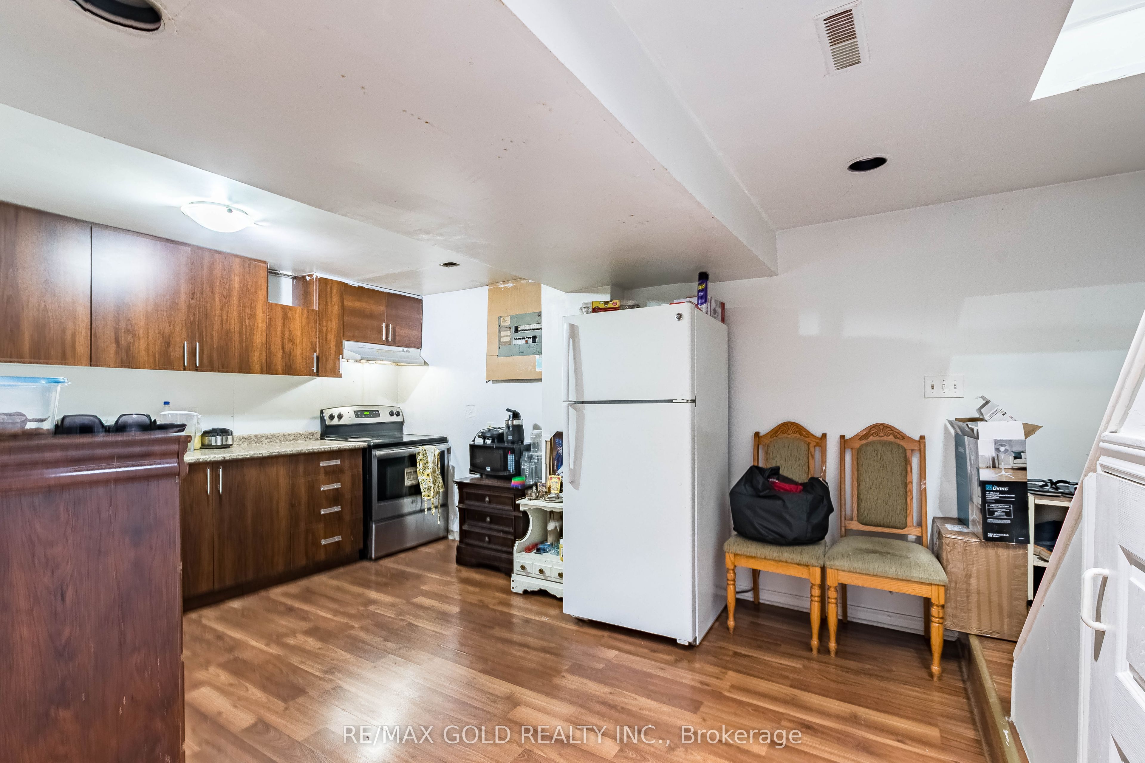 10 Elmstead Court Property Photo 13