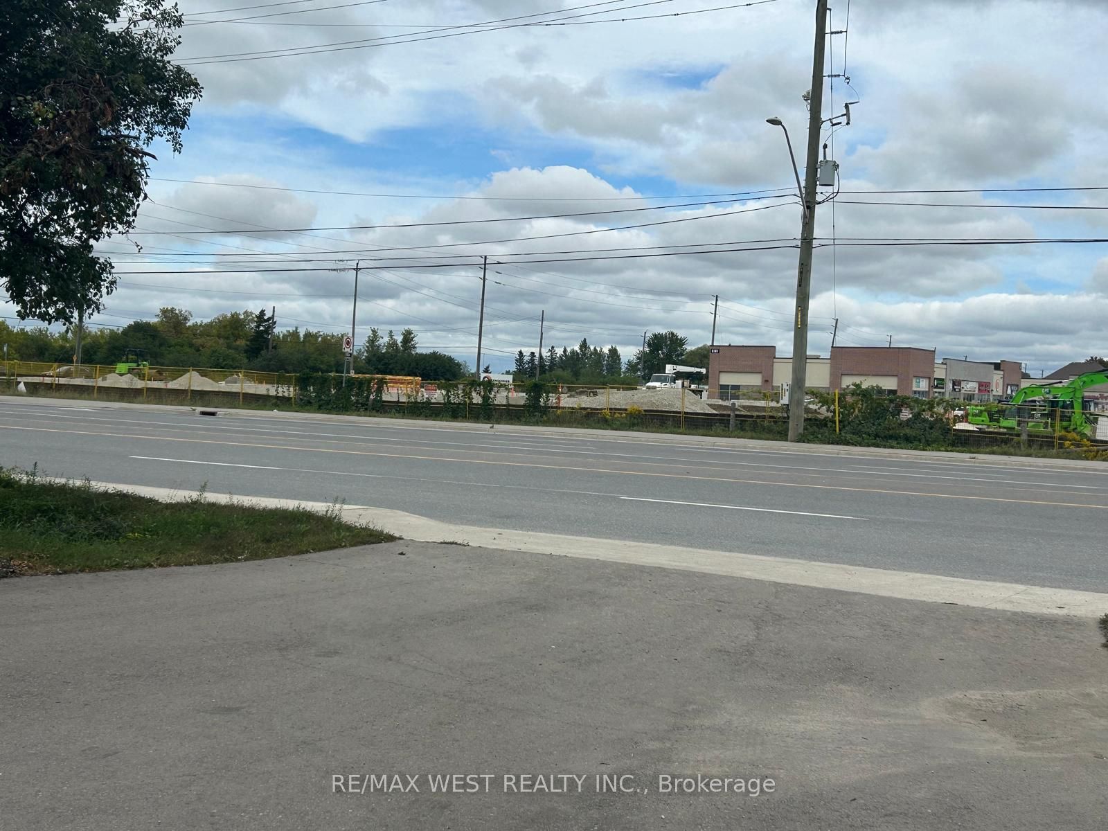 11850 Airport Road Property Photo 2