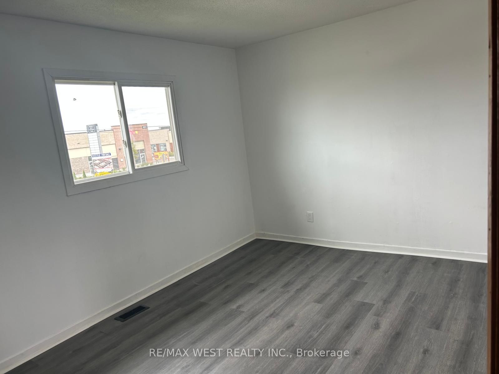 11850 Airport Road Property Photo 5