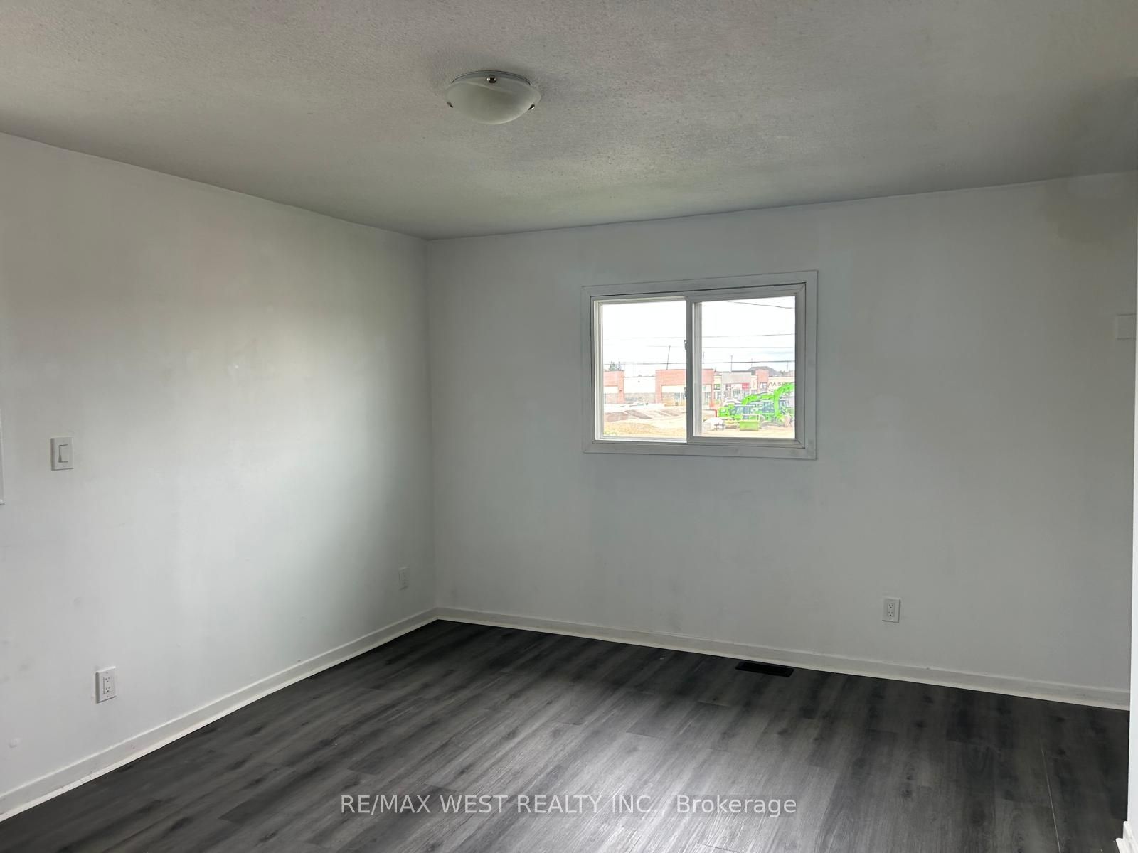 11850 Airport Road Property Photo 7