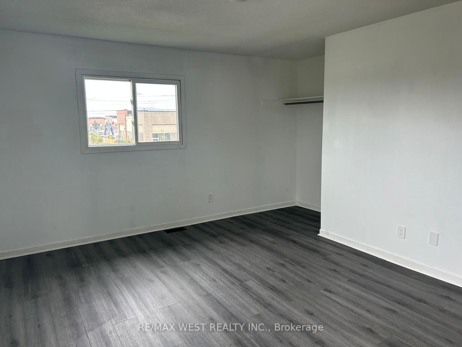 11850 Airport Road Property Photo 9