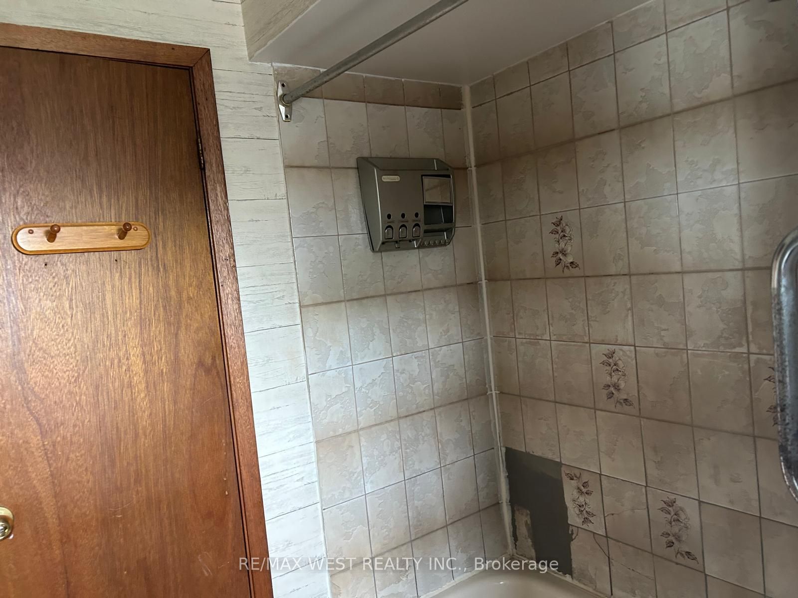 11850 Airport Road Property Photo 10
