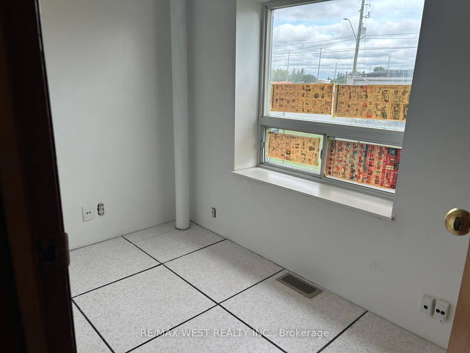 11850 Airport Road Property Photo 12