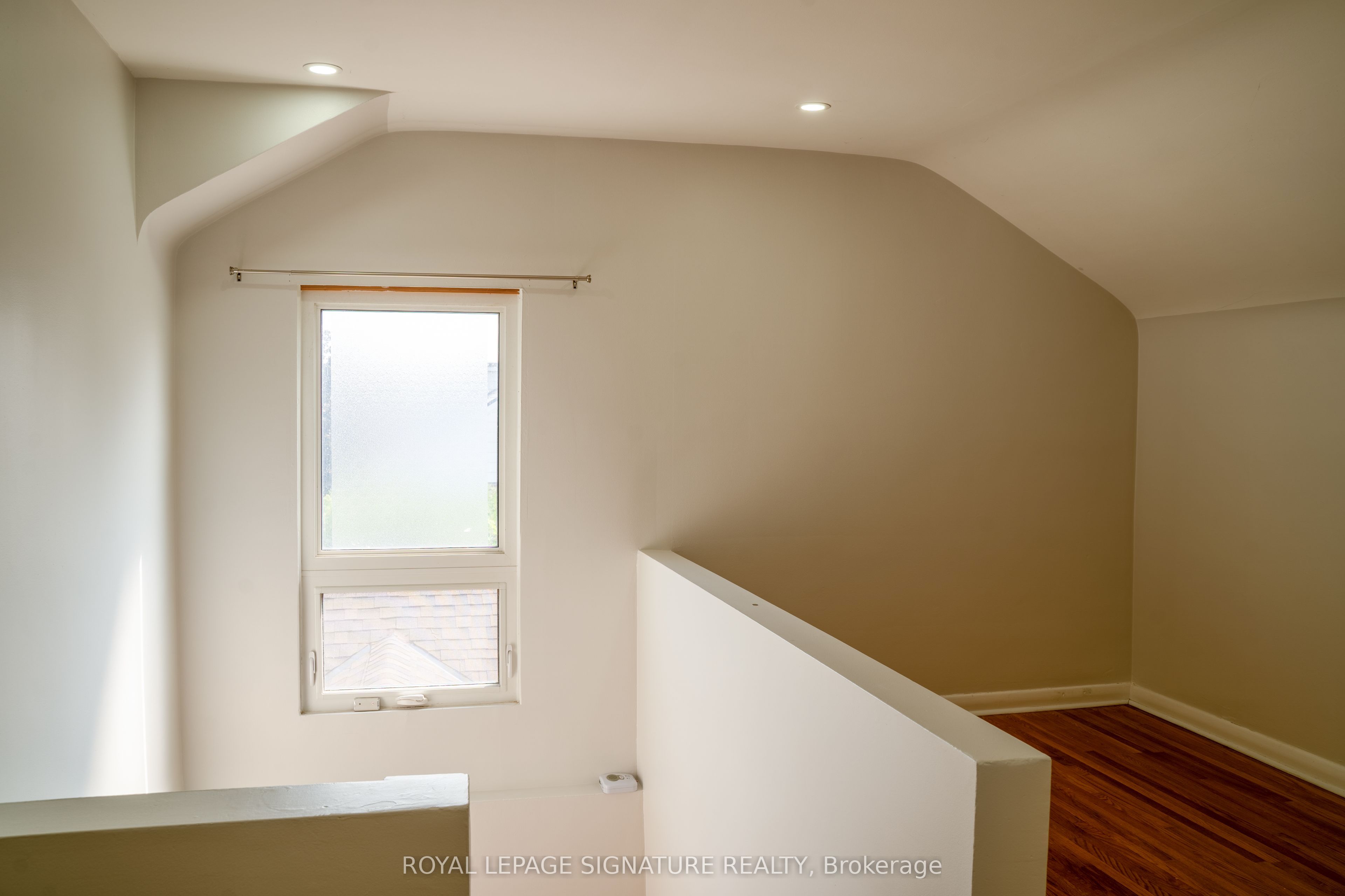 42 Kingsview Boulevard Property Photo 13