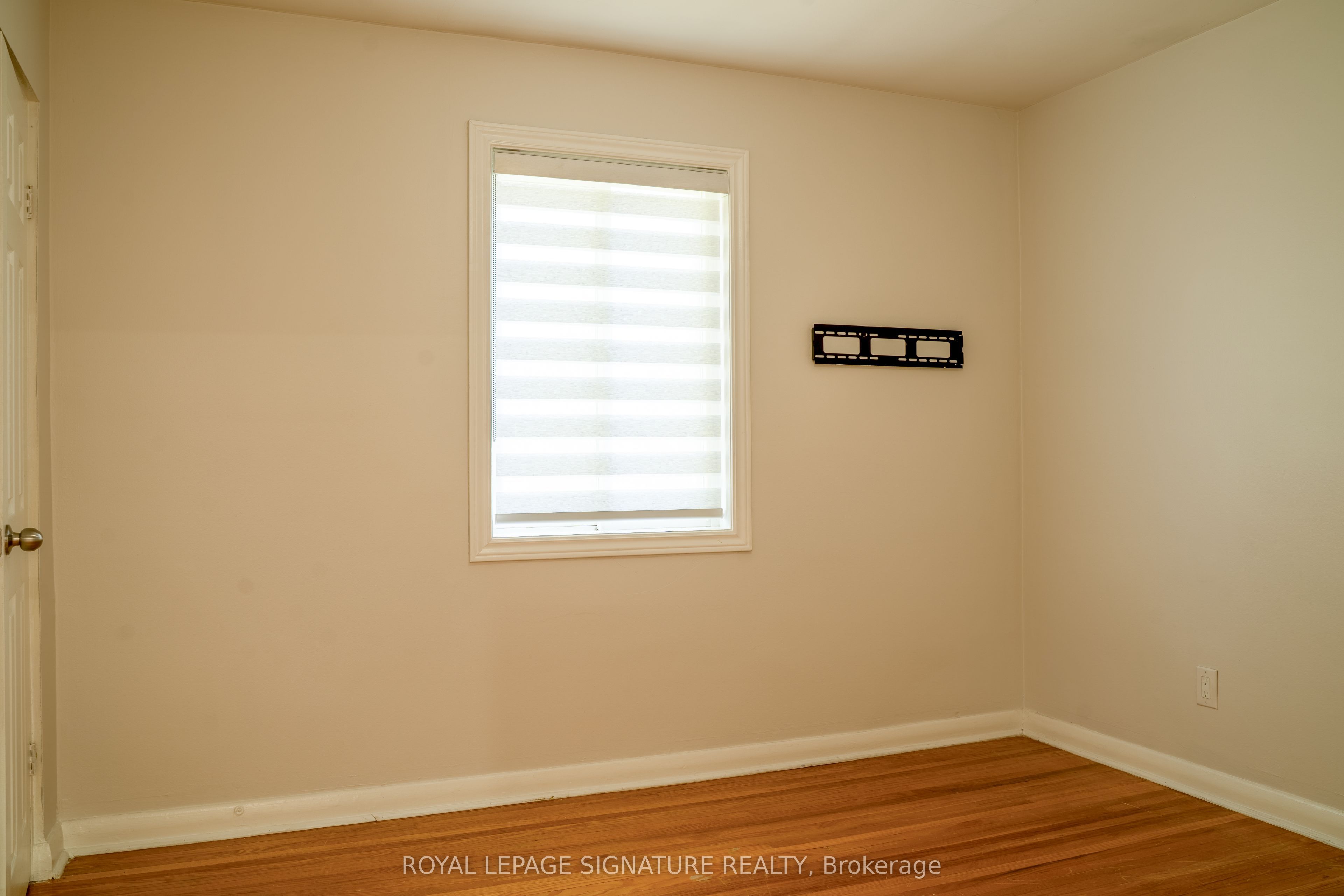 42 Kingsview Boulevard Property Photo 14