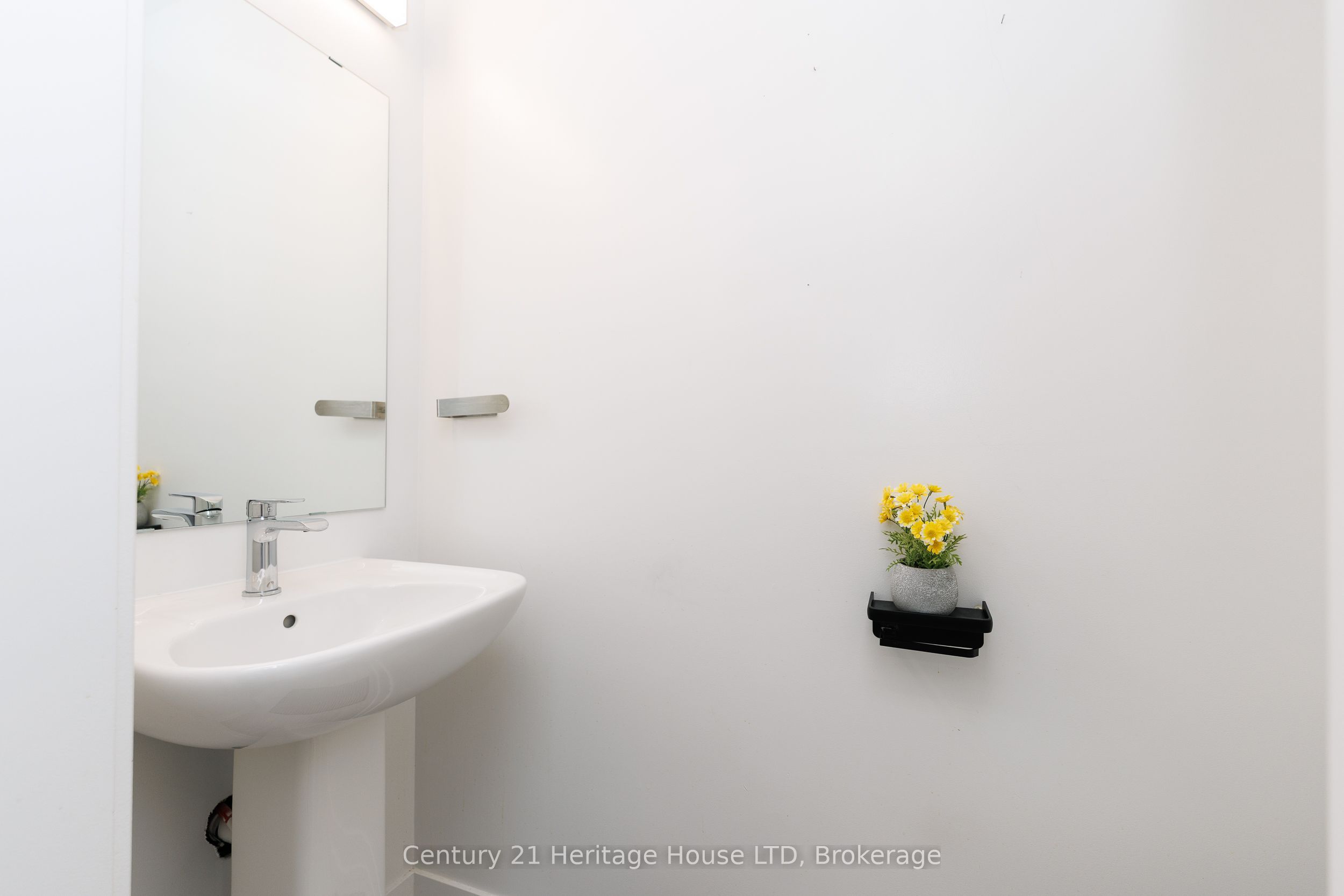 1121 Cooke Boulevard 55 Property Photo 3