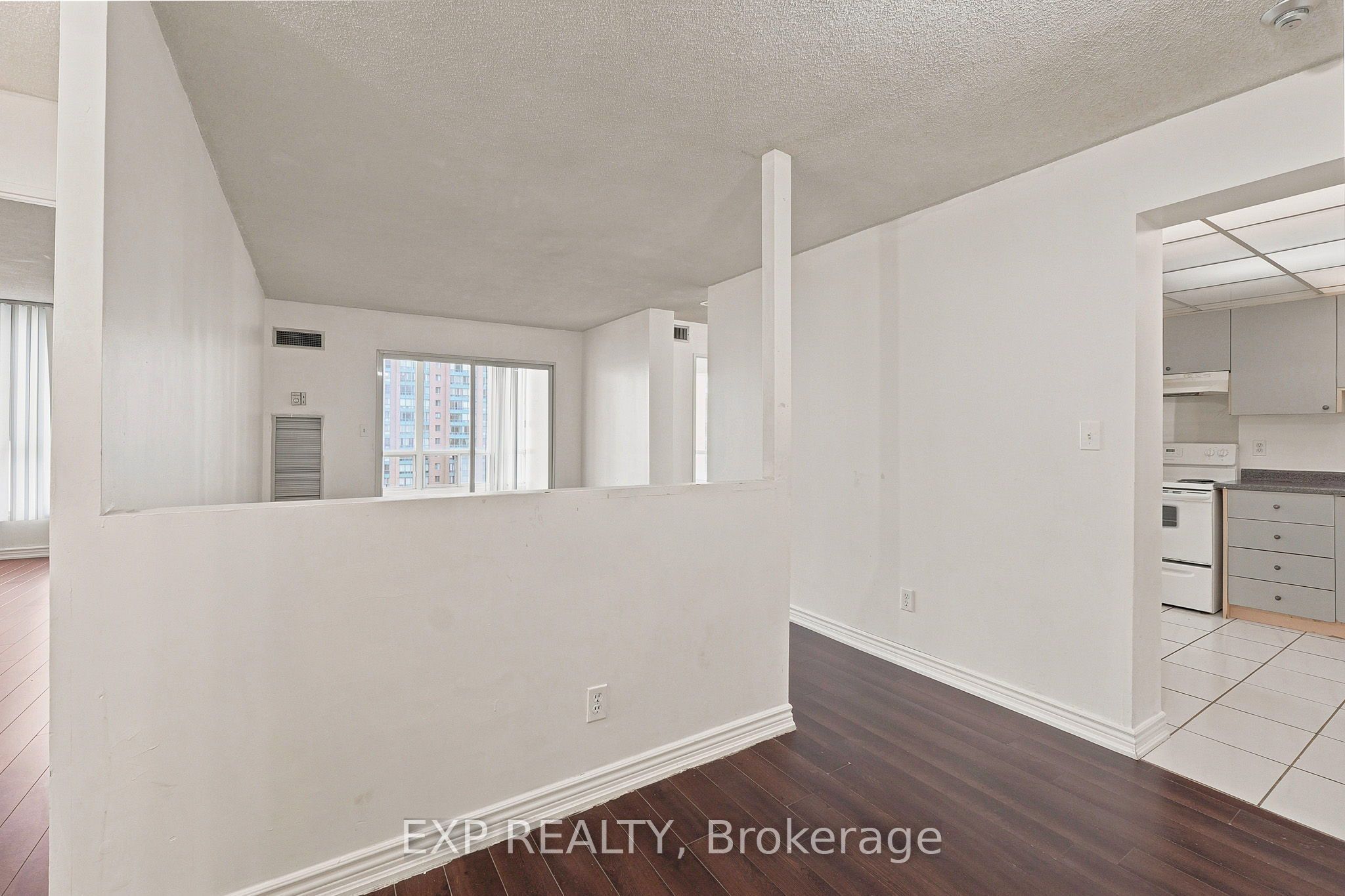 155 Hillcrest Avenue 1114 Property Photo 4