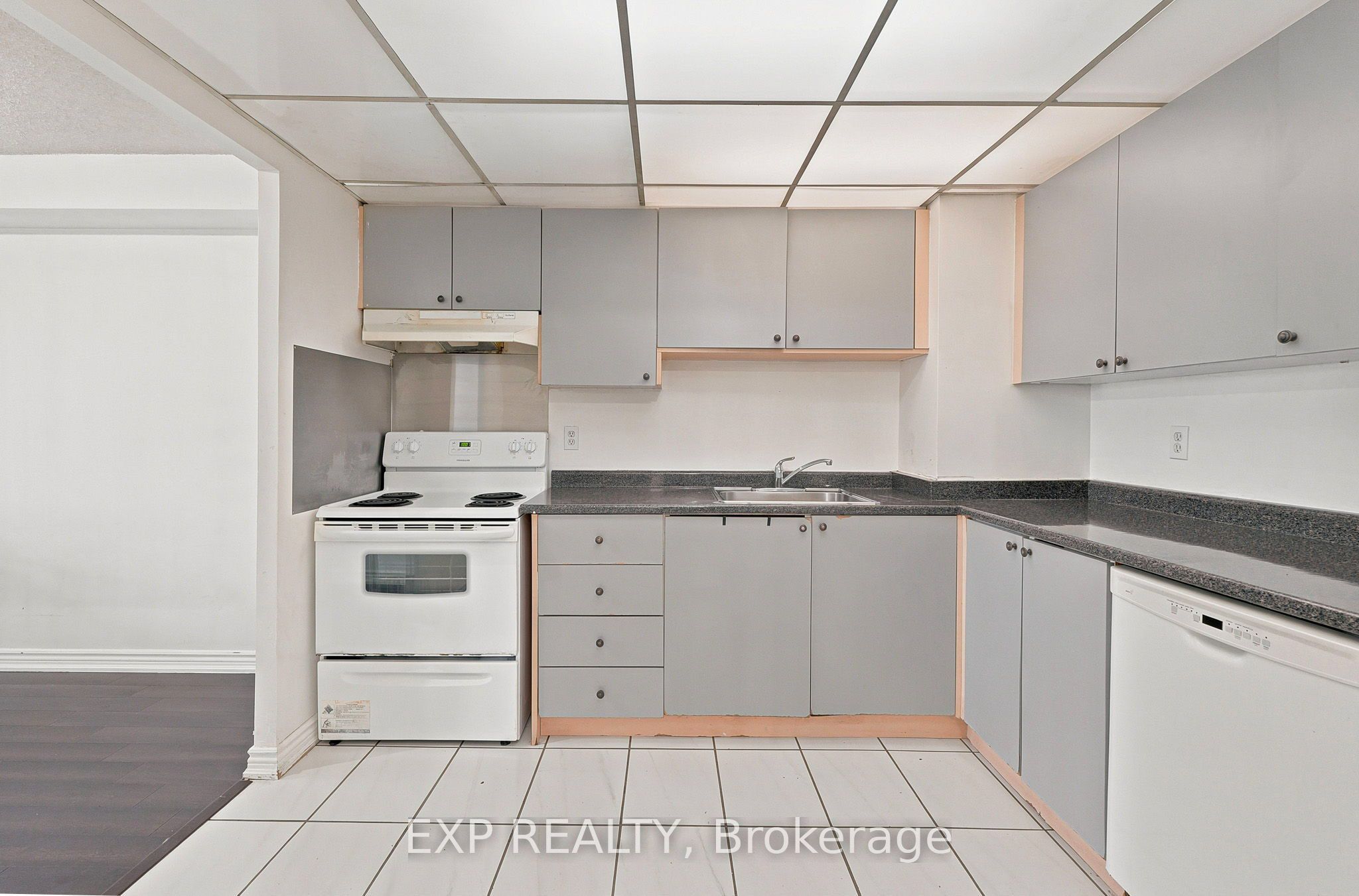 155 Hillcrest Avenue 1114 Property Photo 13
