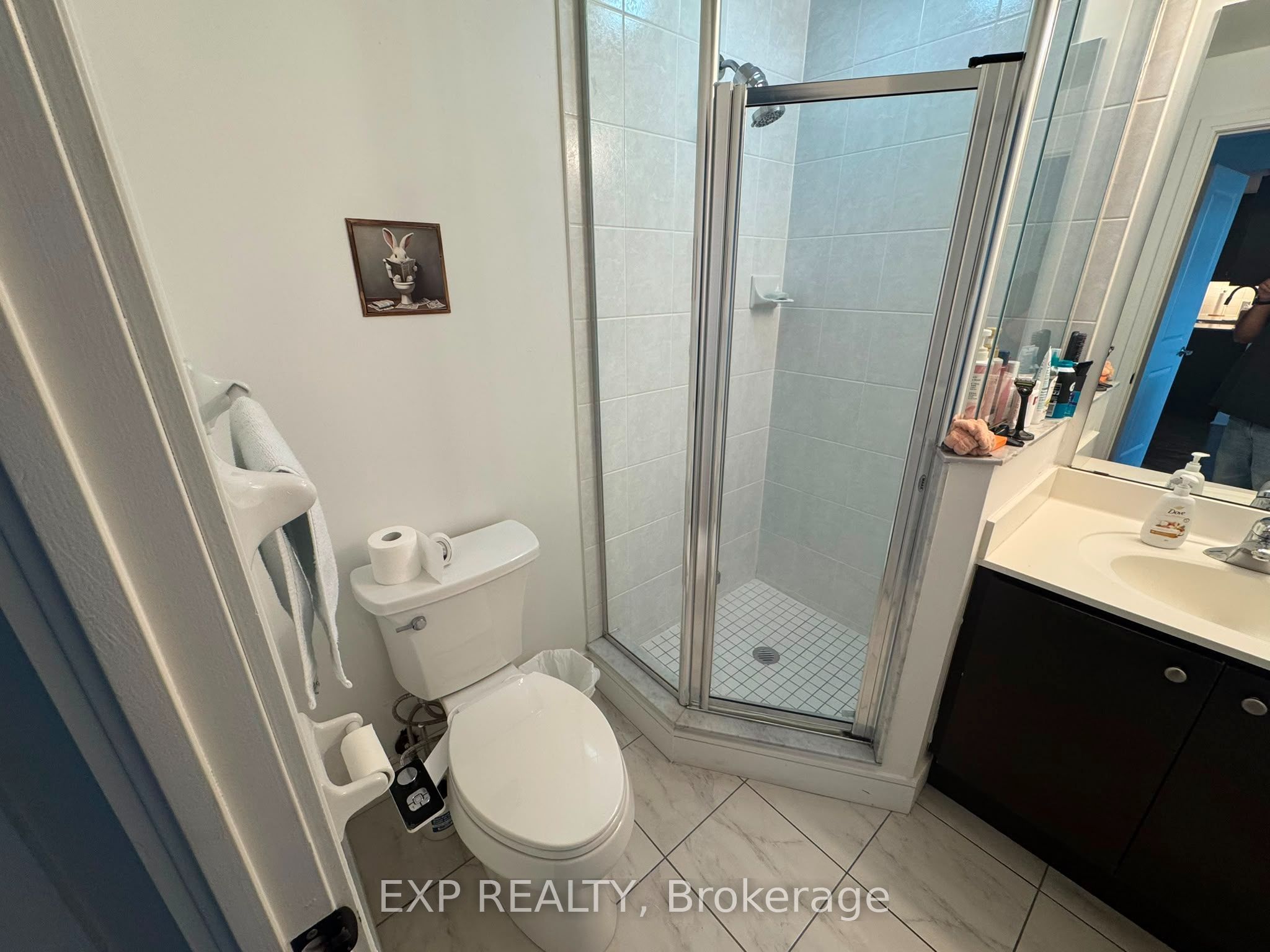 60 Absolute Avenue 3707 Property Photo 8