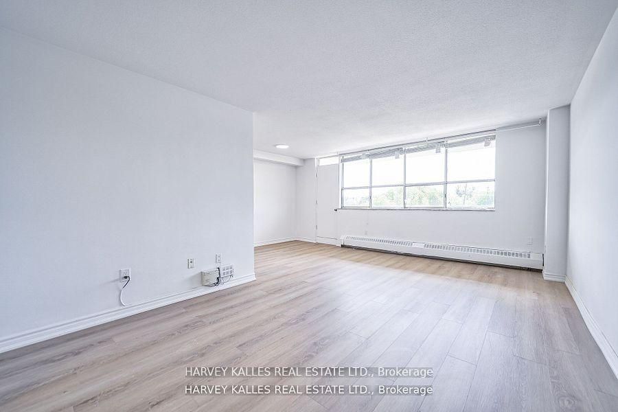 2000 Sheppard Avenue W 505 Property Photo 8