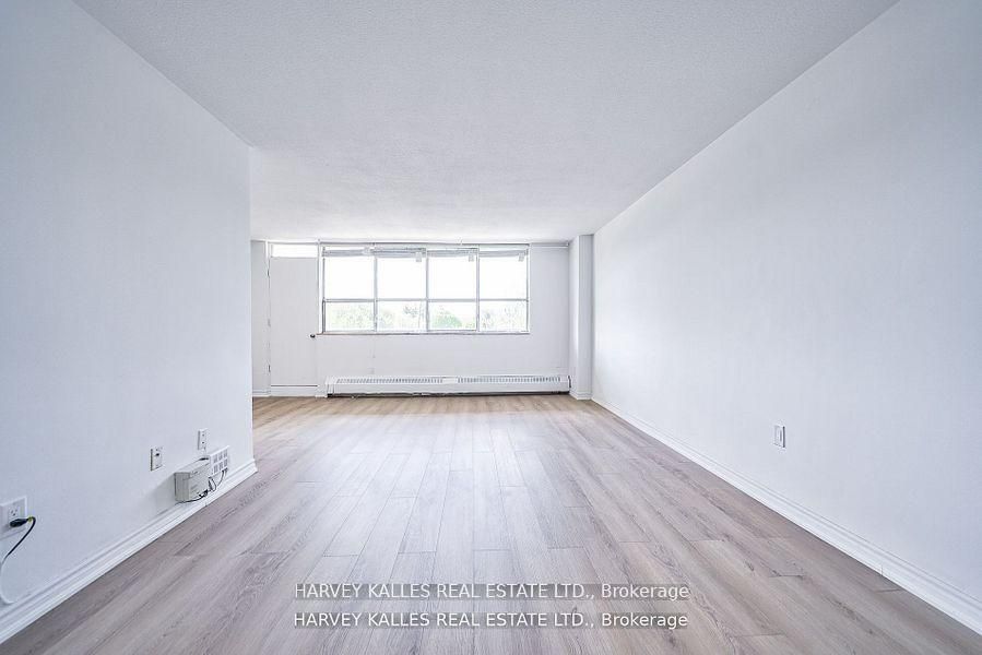 2000 Sheppard Avenue W 505 Property Photo 9