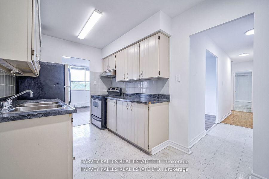 2000 Sheppard Avenue W 505 Property Photo 13