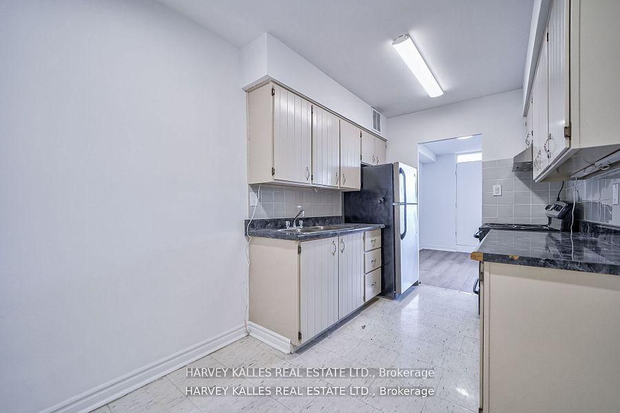 2000 Sheppard Avenue W 505 Property Photo 14