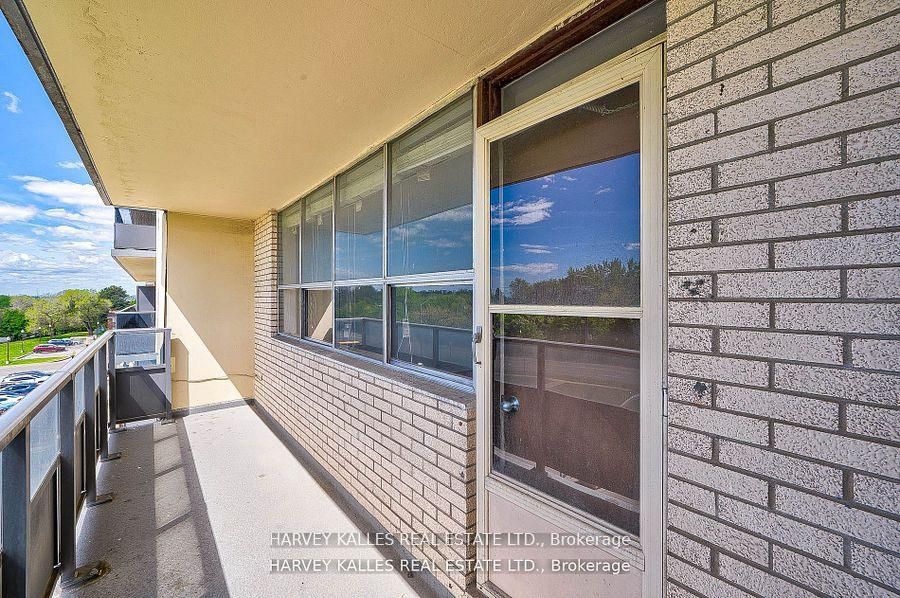 2000 Sheppard Avenue W 505 Property Photo 34