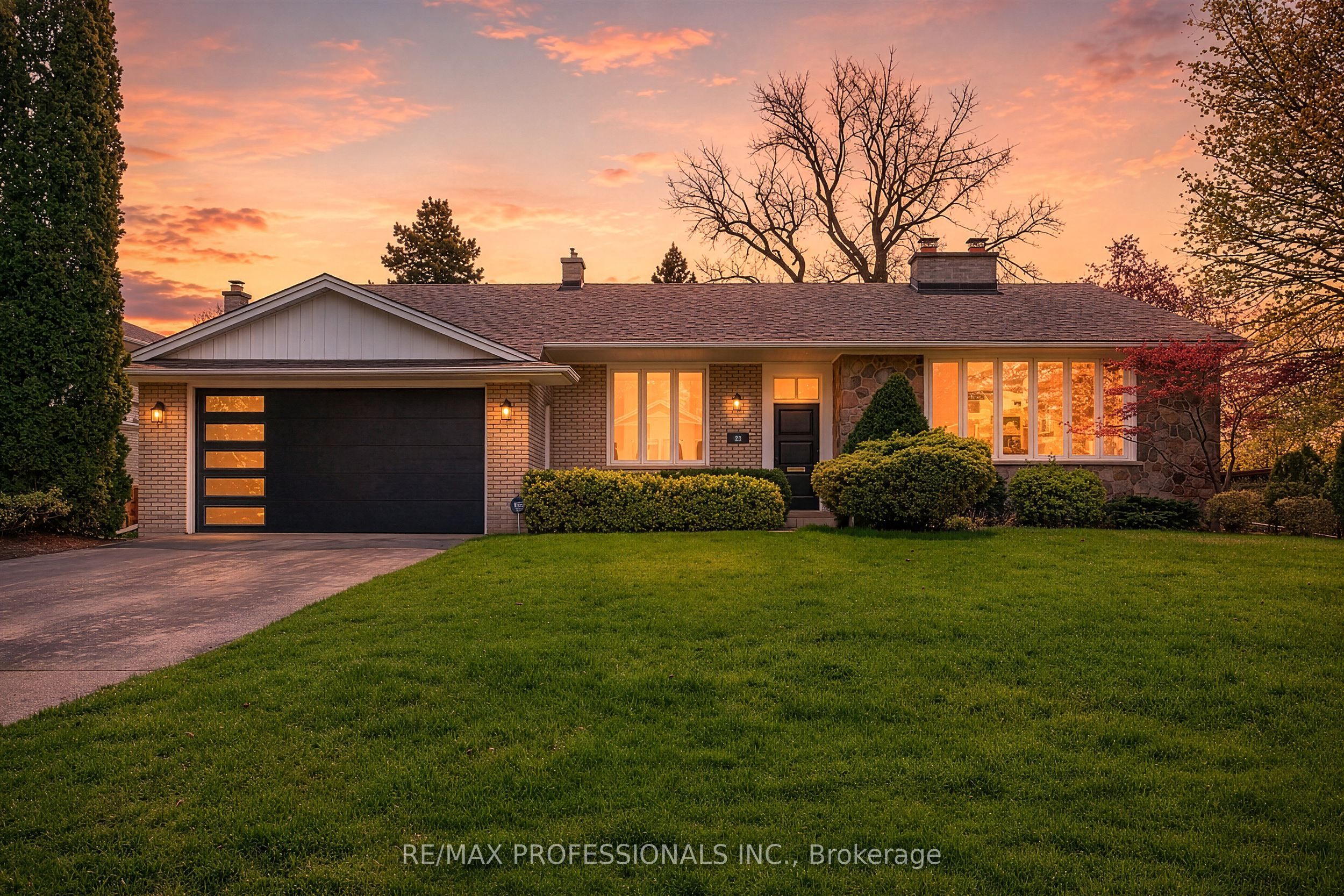 23 Ravensbourne Crescent Property Photo 2