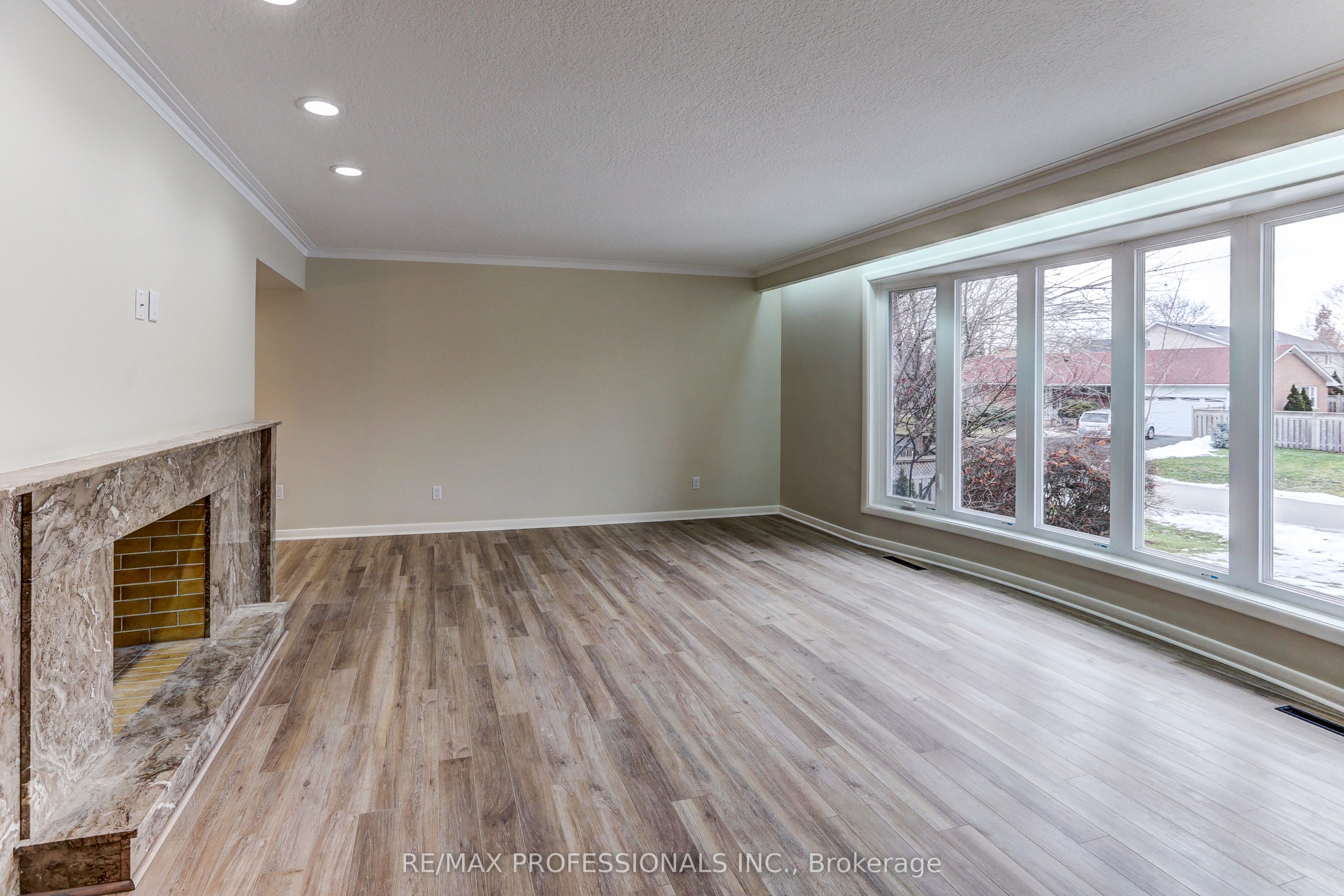 23 Ravensbourne Crescent Property Photo 6