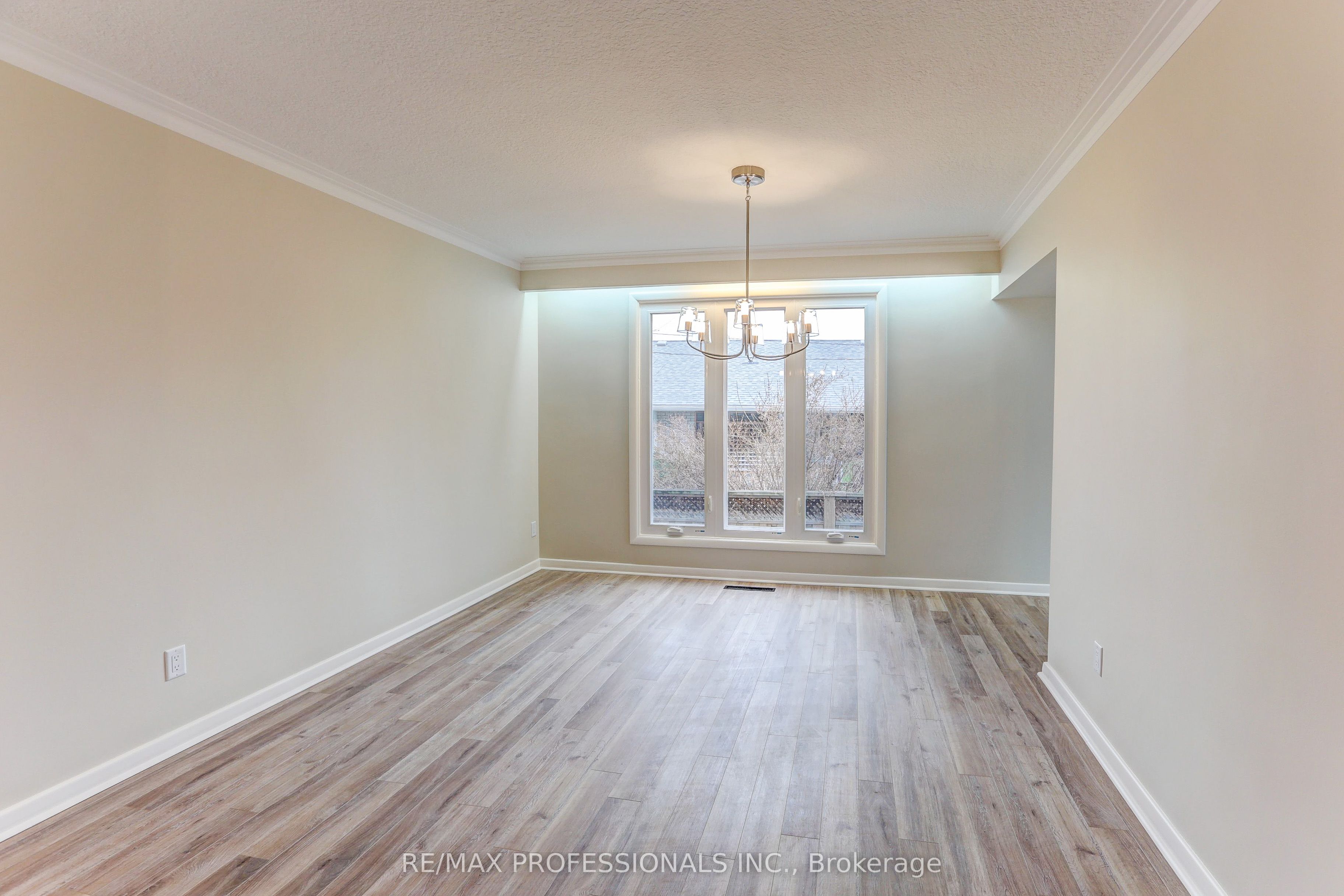 23 Ravensbourne Crescent Property Photo 12