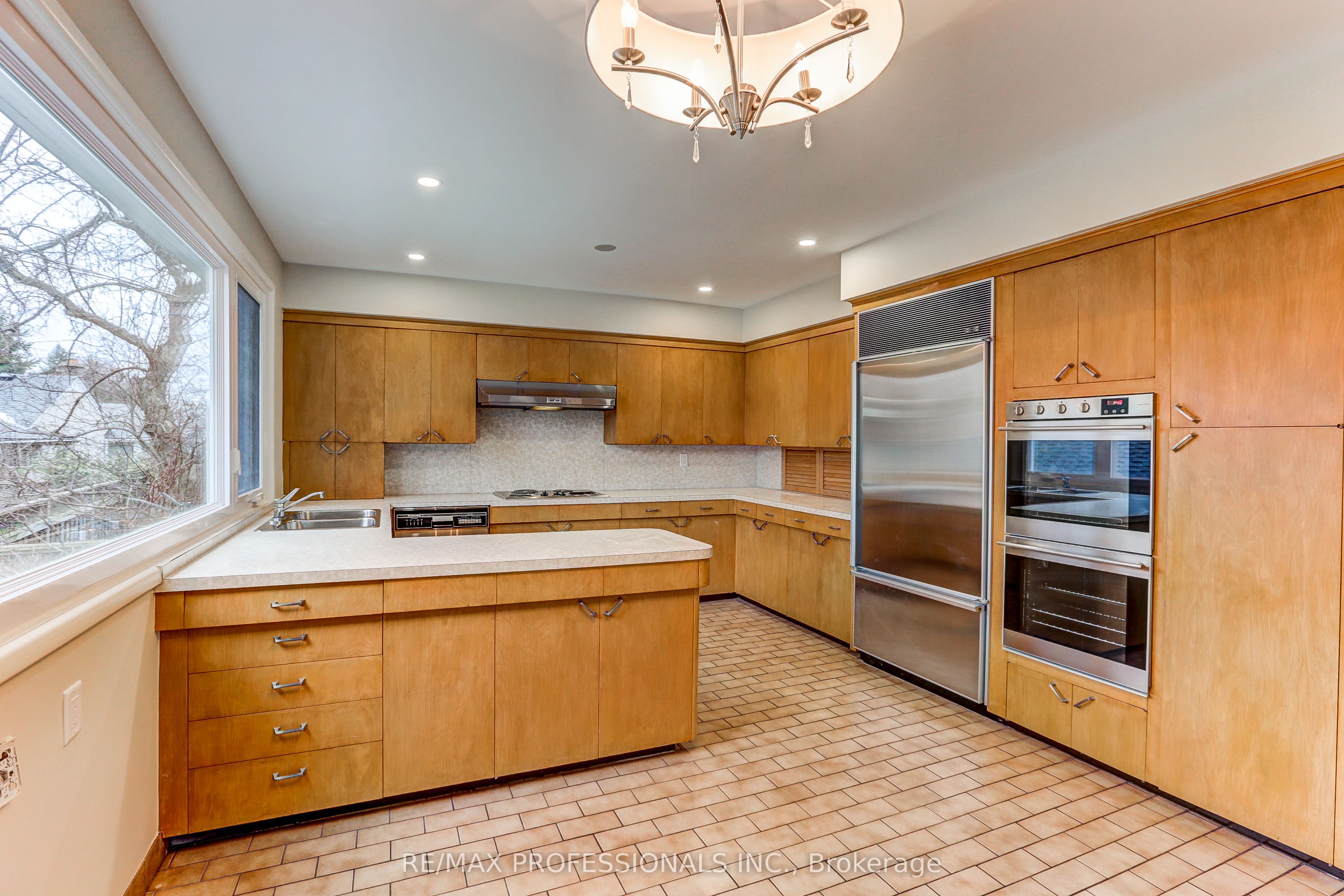 23 Ravensbourne Crescent Property Photo 15