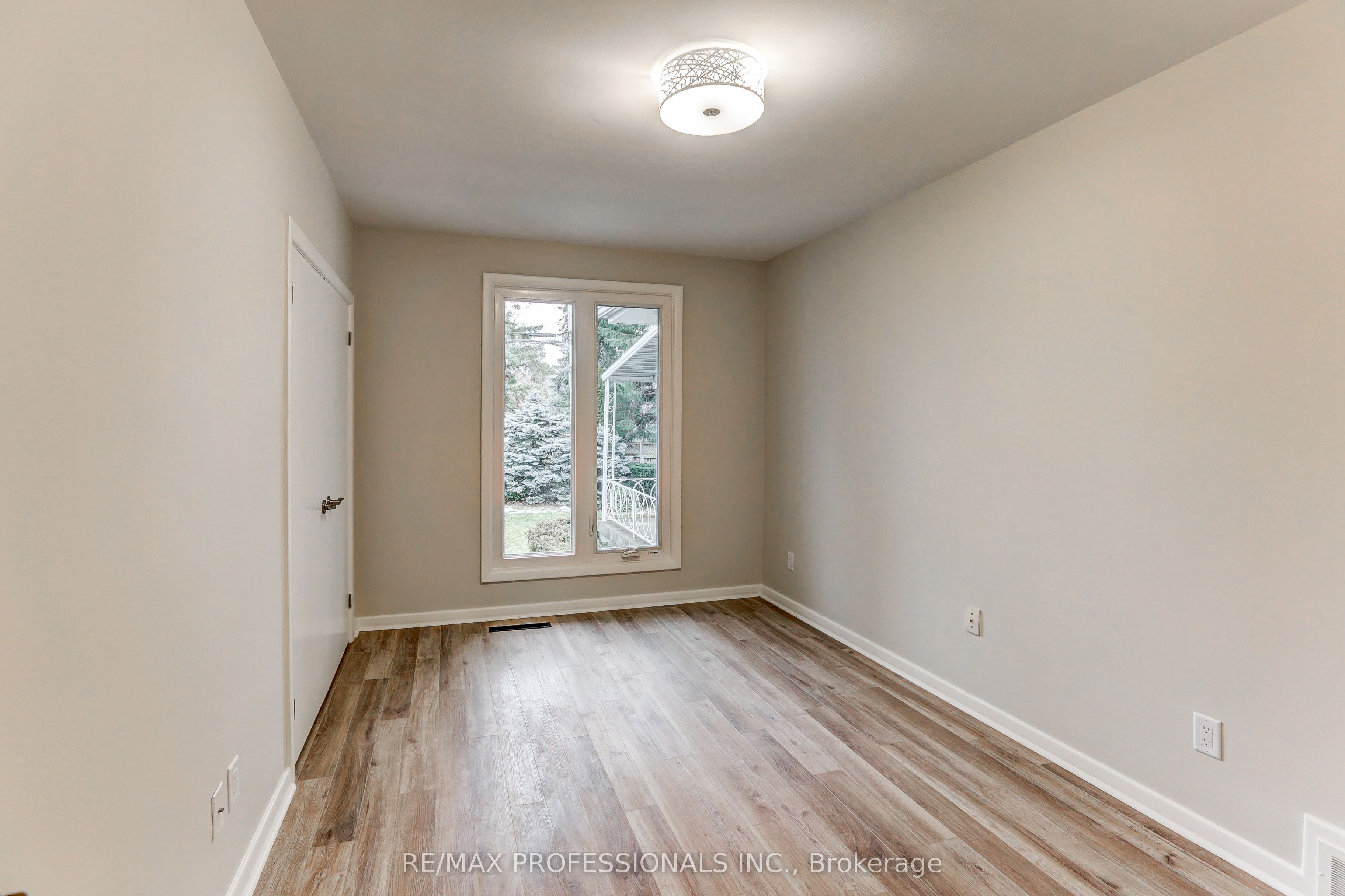 23 Ravensbourne Crescent Property Photo 28