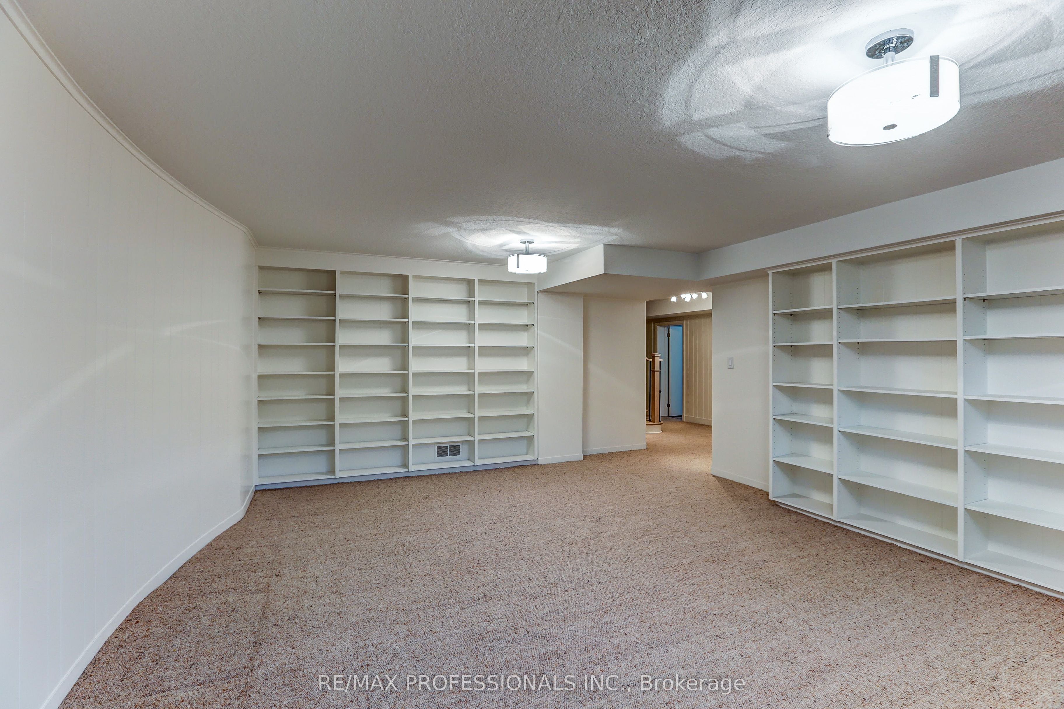 23 Ravensbourne Crescent Property Photo 35