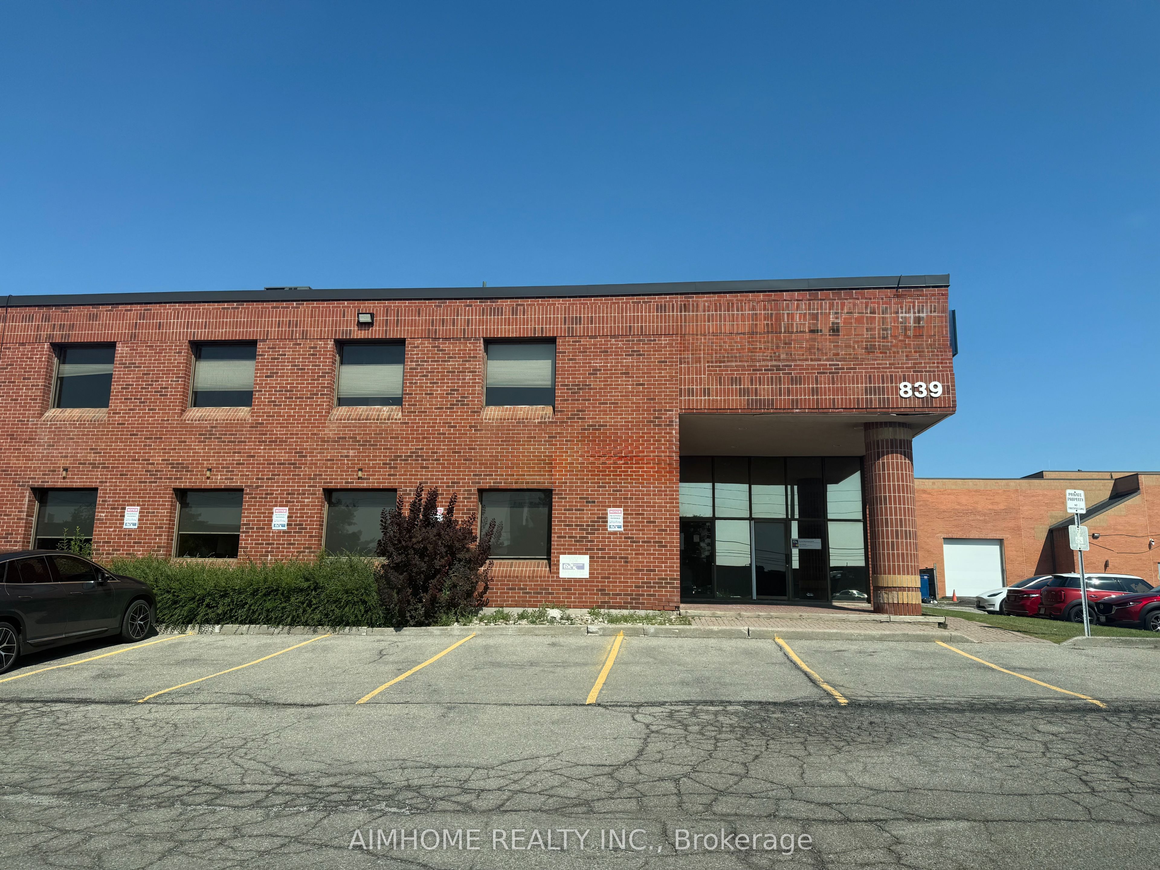 839 Central Parkway W Main Fl Property Photo 1