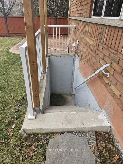 3774 Arbourview Terrace Lower Property Photo 2