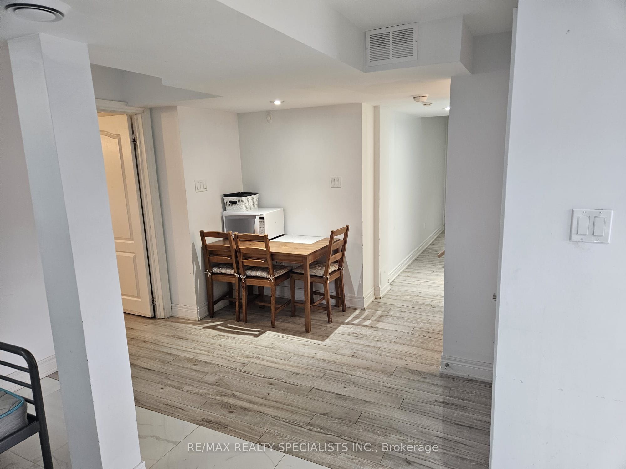 3774 Arbourview Terrace Lower Property Photo 5