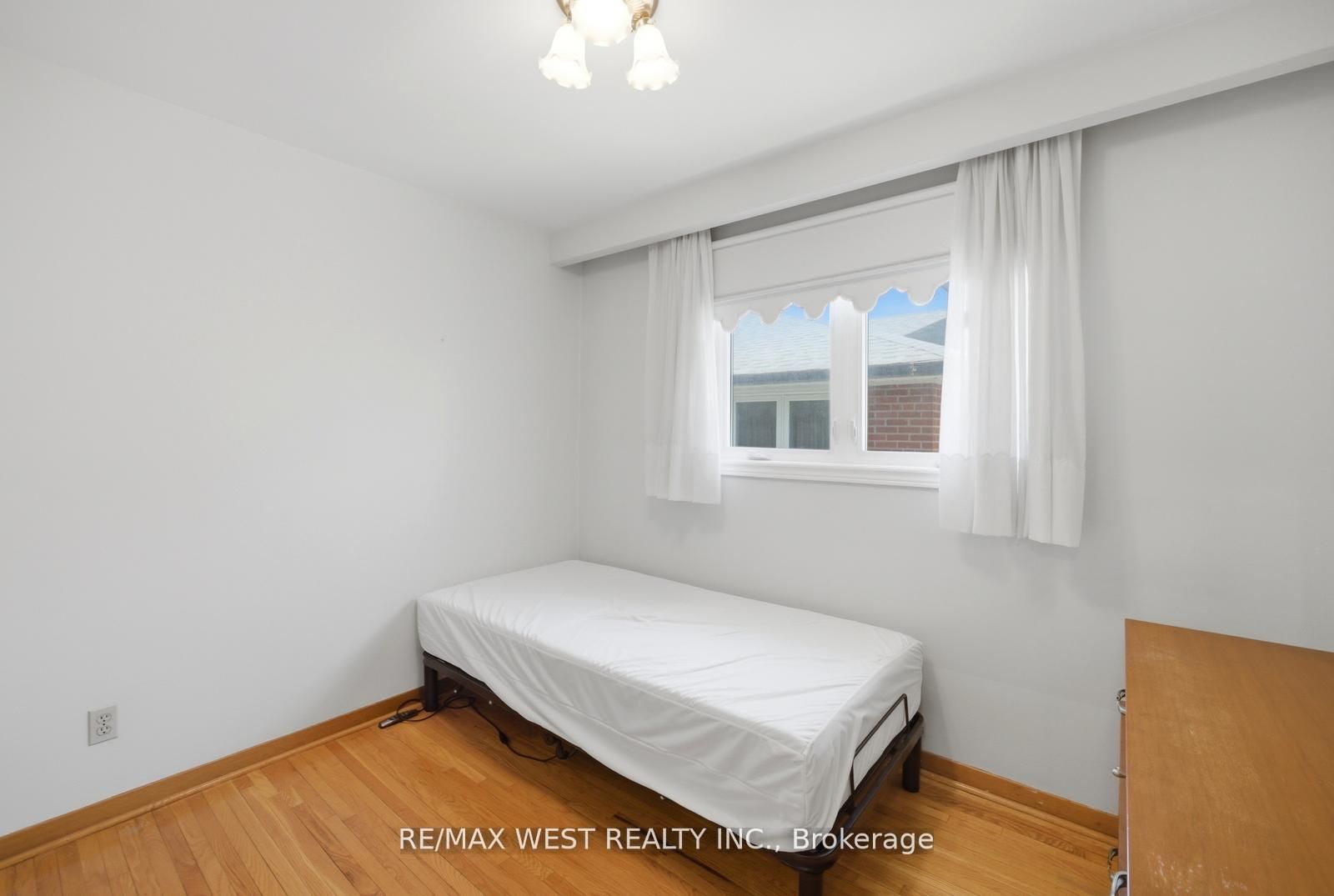 111 Shoreham Drive Property Photo 15
