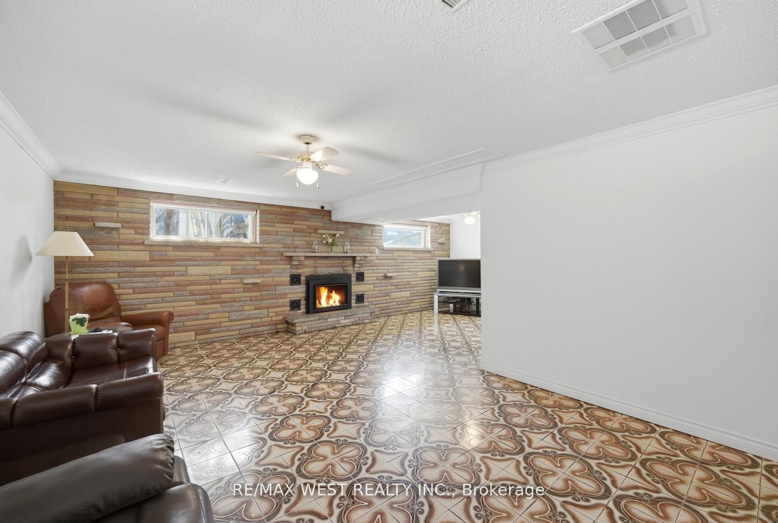 111 Shoreham Drive Property Photo 24