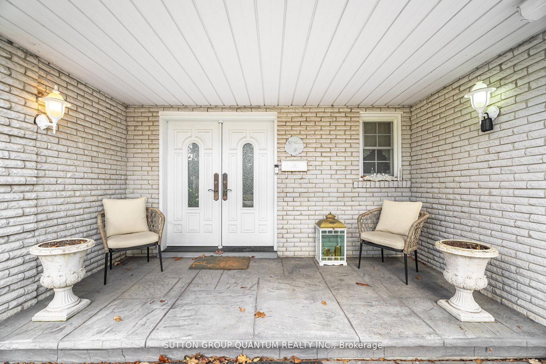 1511 Ifield Road Property Photo 3