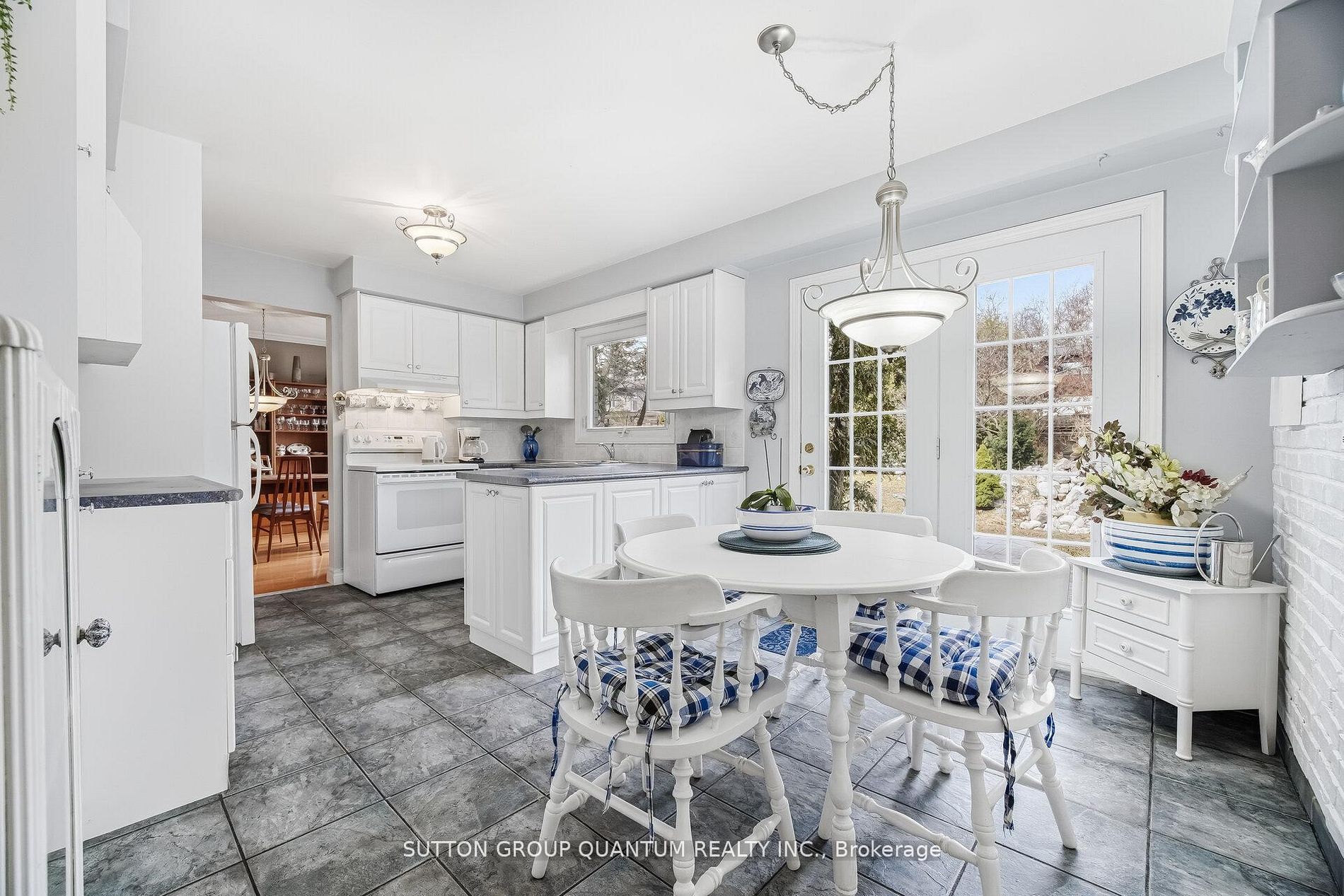 1511 Ifield Road Property Photo 12