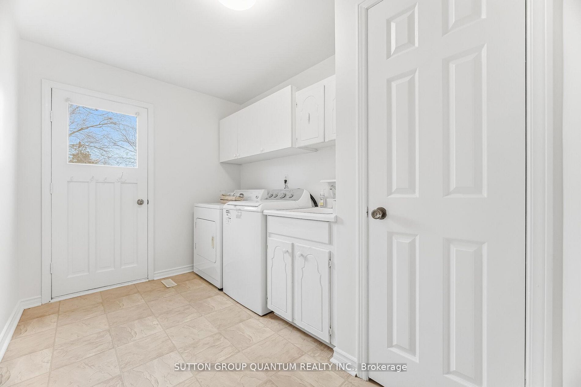 1511 Ifield Road Property Photo 27