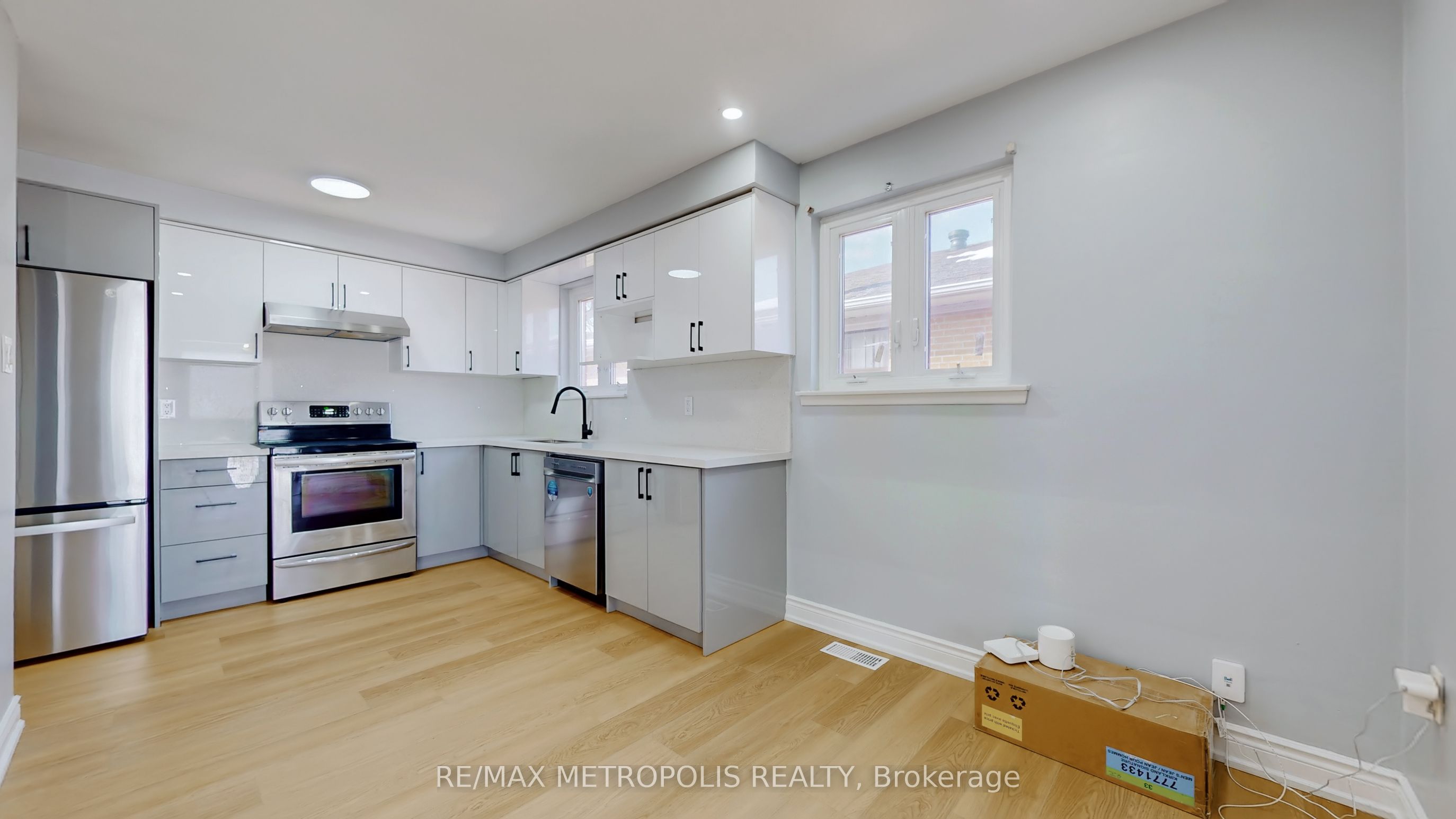 3254 Fieldgate Drive Upper Property Photo 10