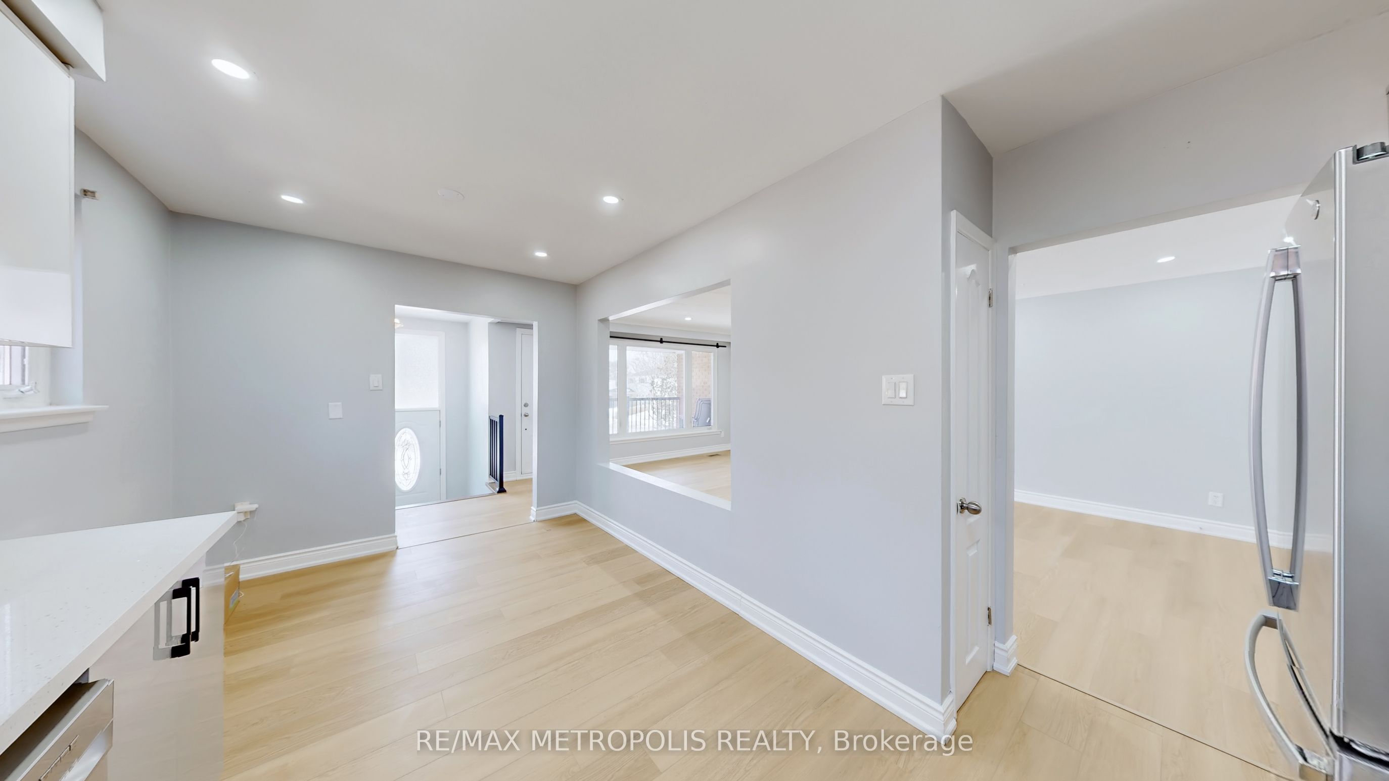 3254 Fieldgate Drive Upper Property Photo 14