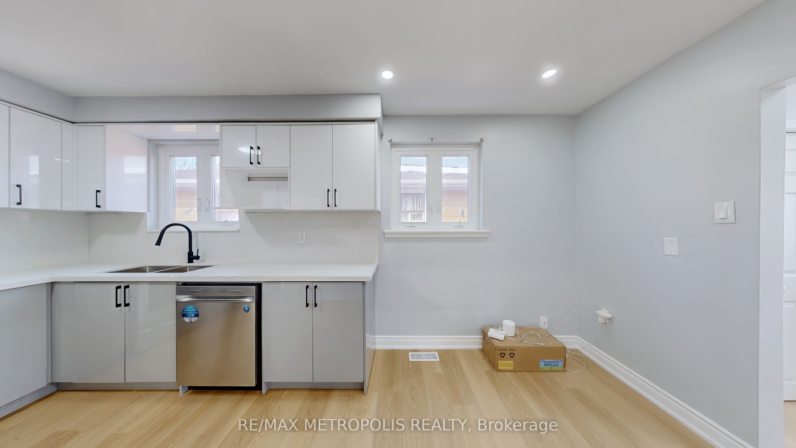 3254 Fieldgate Drive Upper Property Photo 15