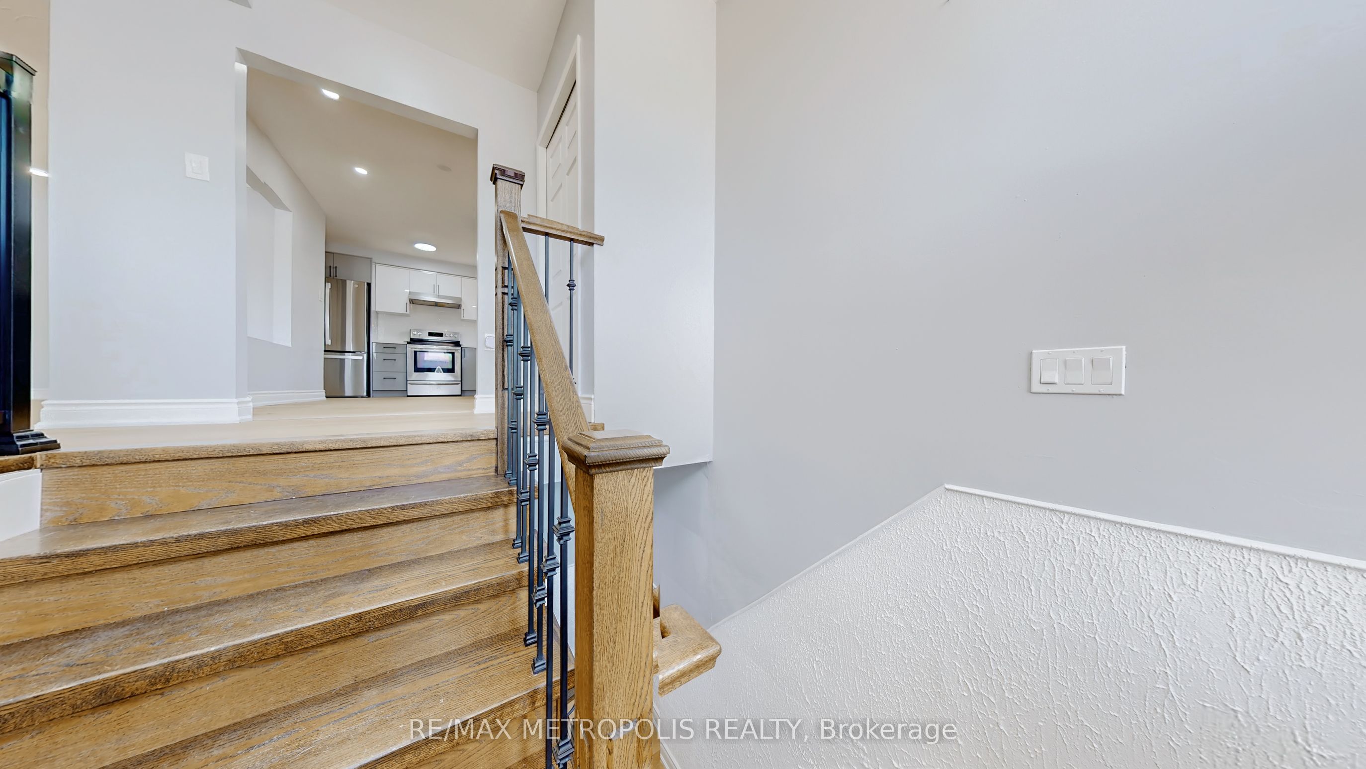 3254 Fieldgate Drive Upper Property Photo 20