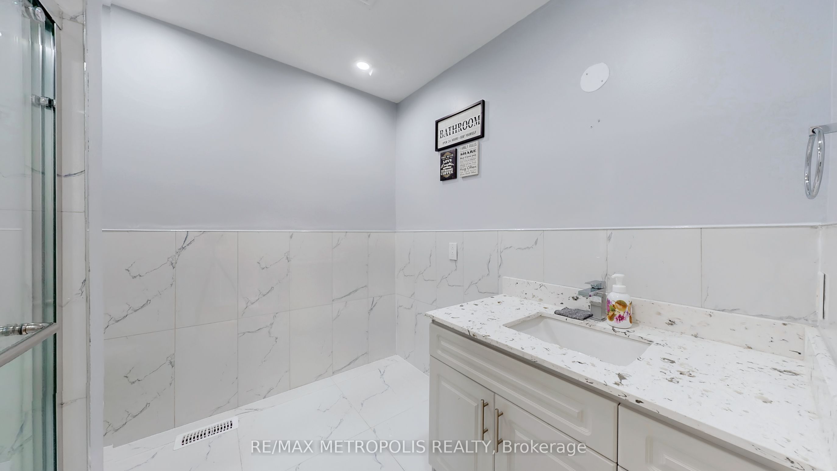 3254 Fieldgate Drive Upper Property Photo 31