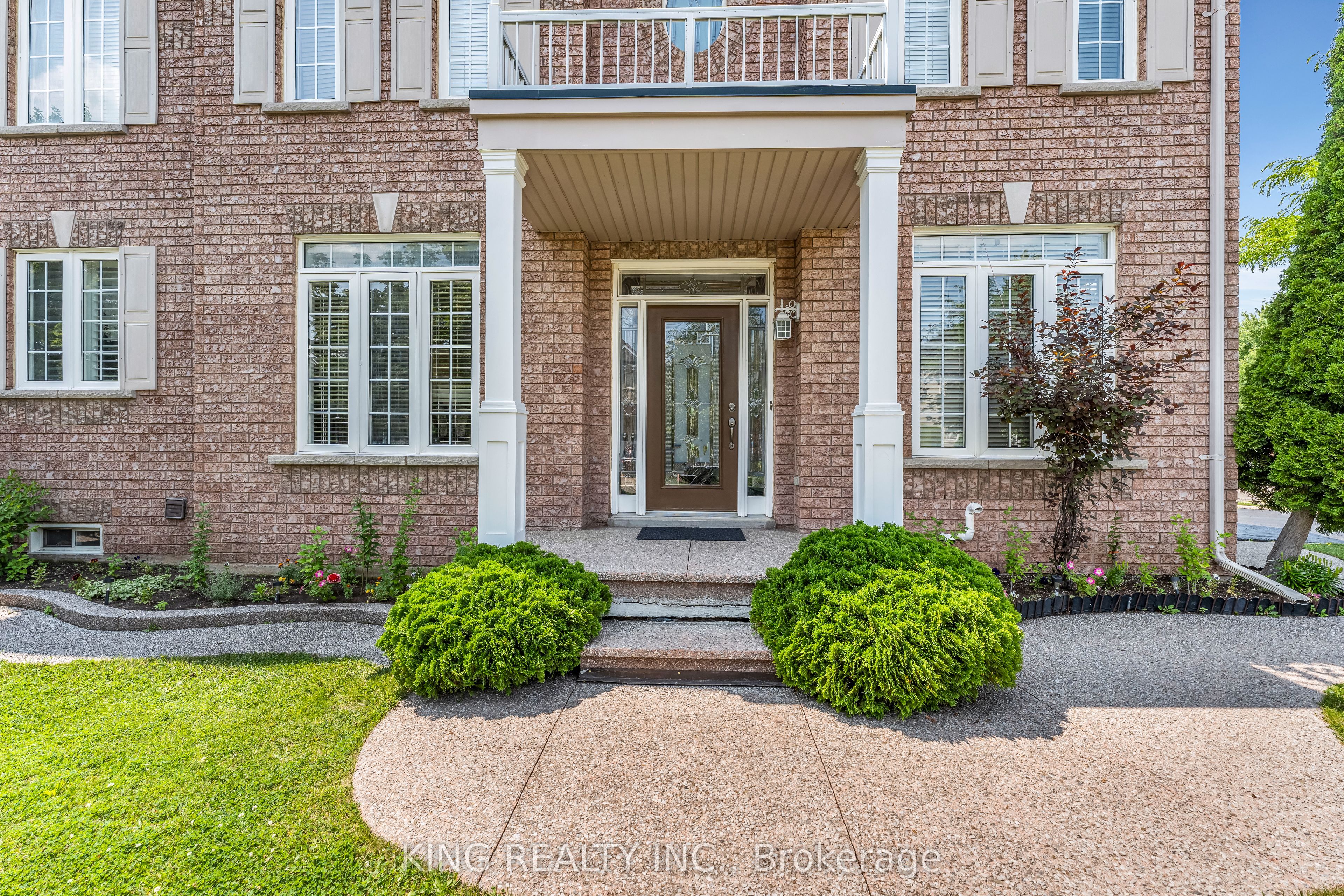100 Pantomine Boulevard Property Photo 4